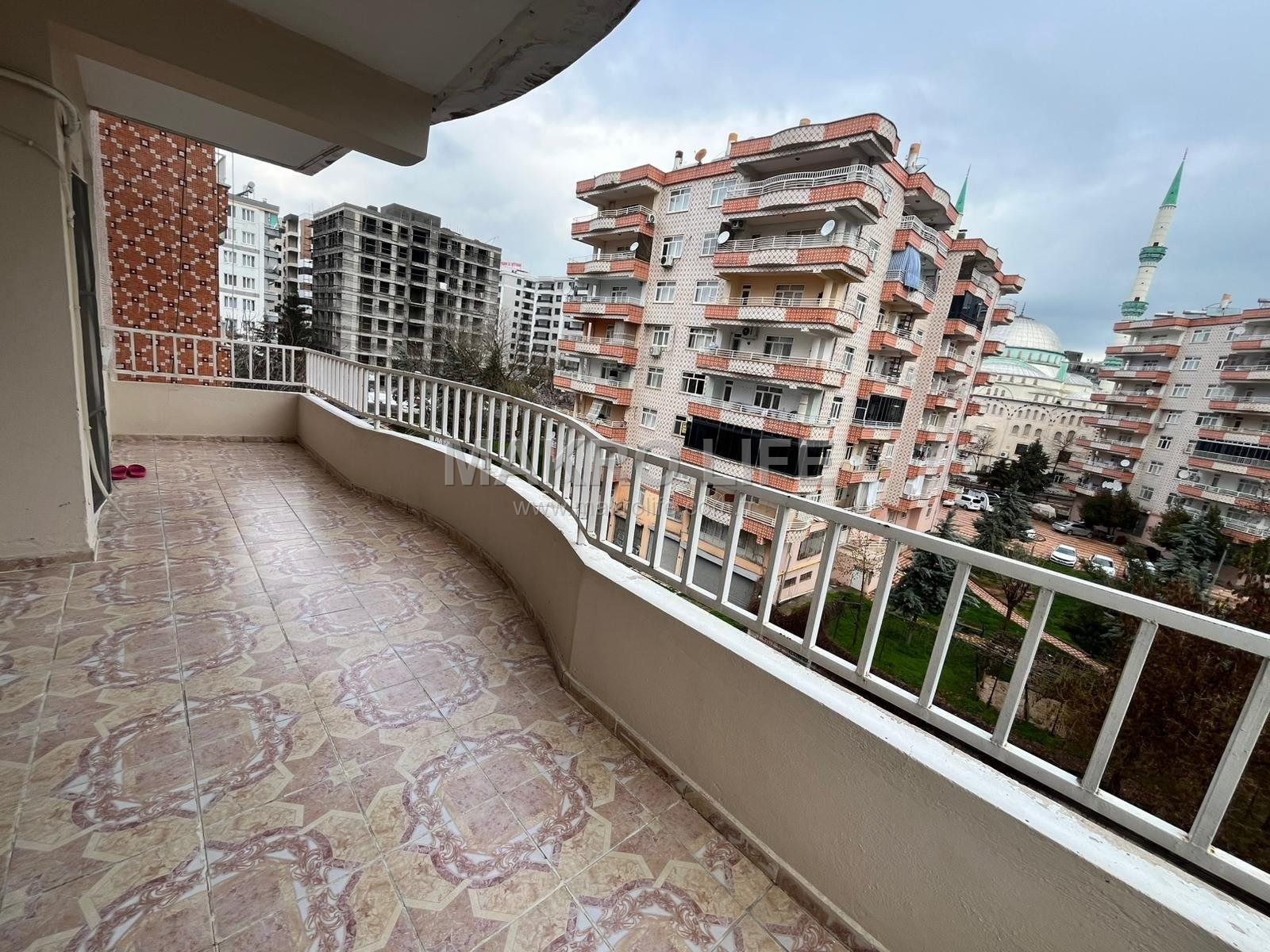DİCLEKENT MEMORİAL ARKASI 3+1 SATILIK FIRSAT DAİRE