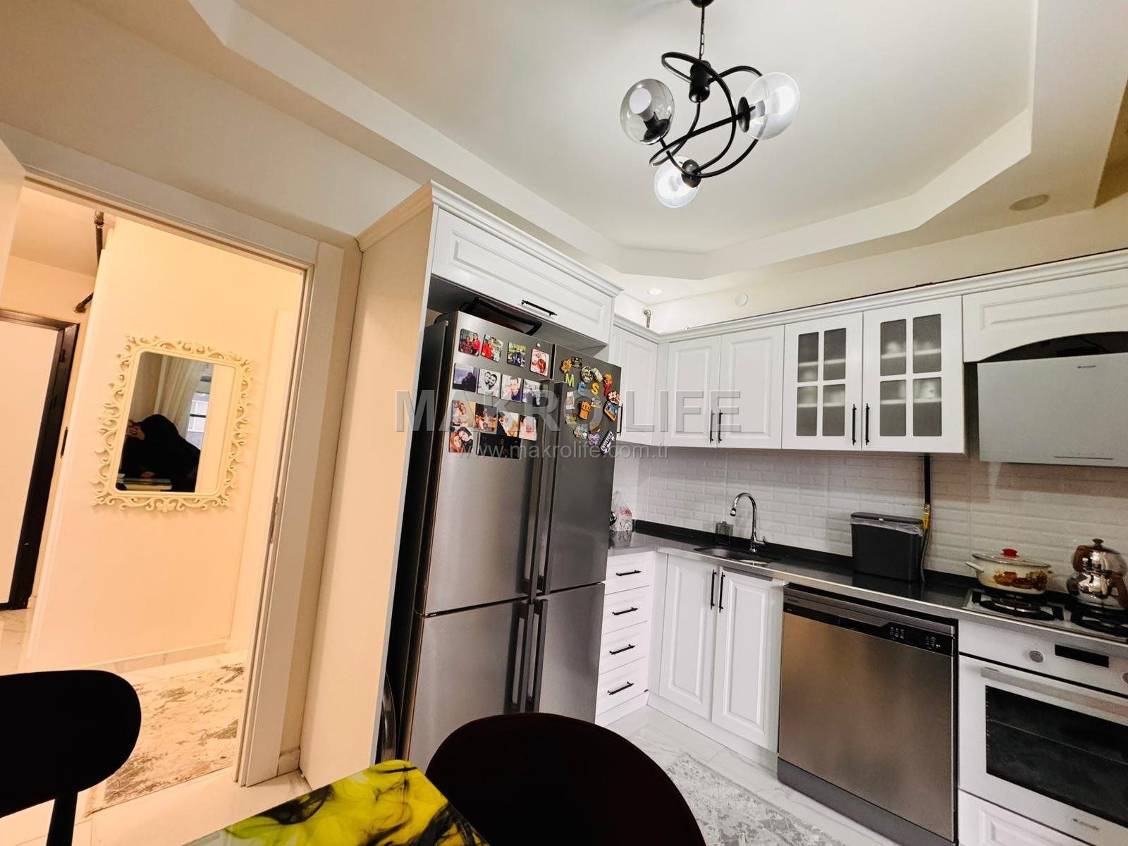 Stadyum Yolu Üzeri Satılık 2+1 Daire, 85m², Merkezi Konum