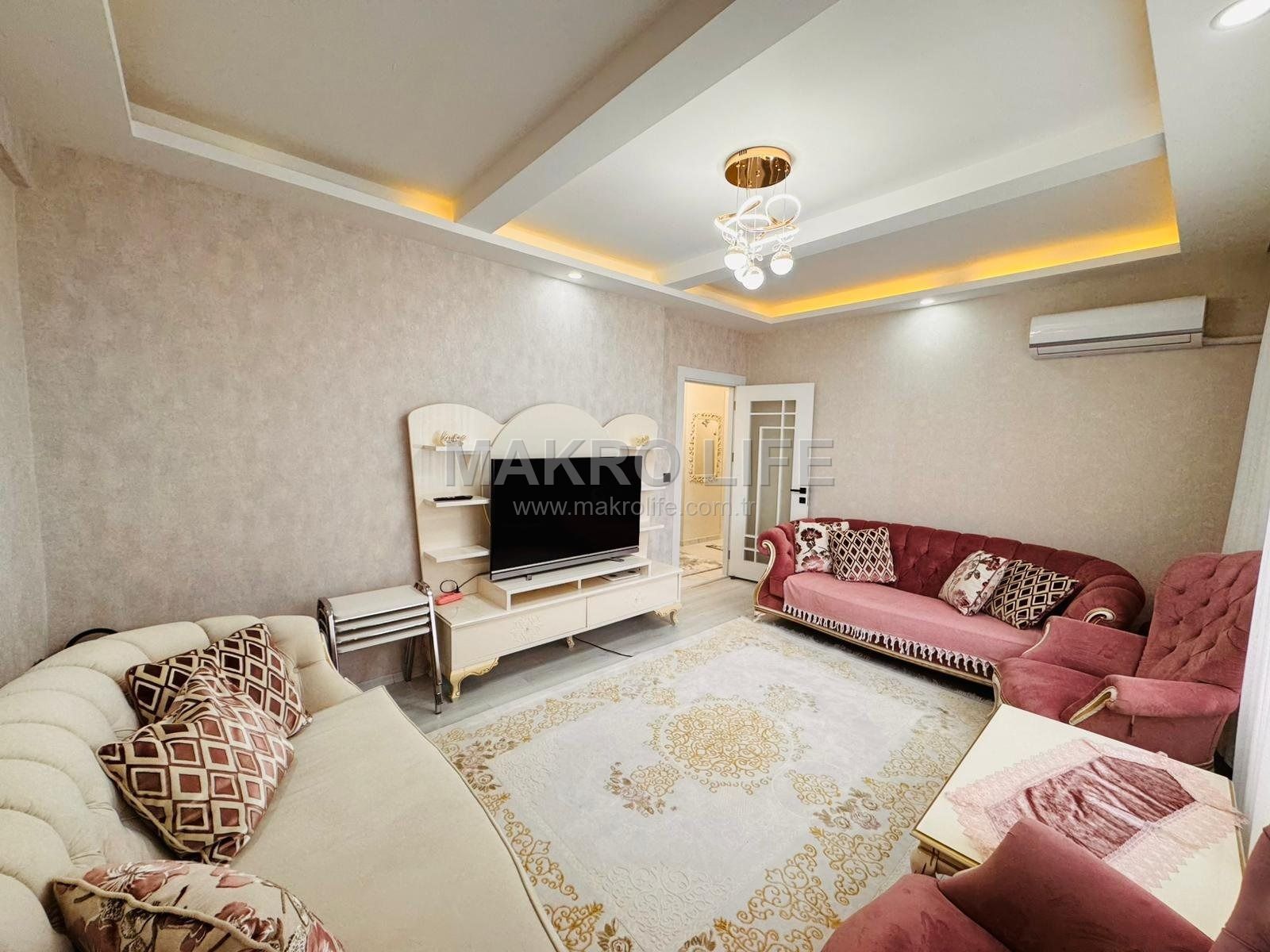 Stadyum Yolu Üzeri Satılık 2+1 Daire, 85m², Merkezi Konum
