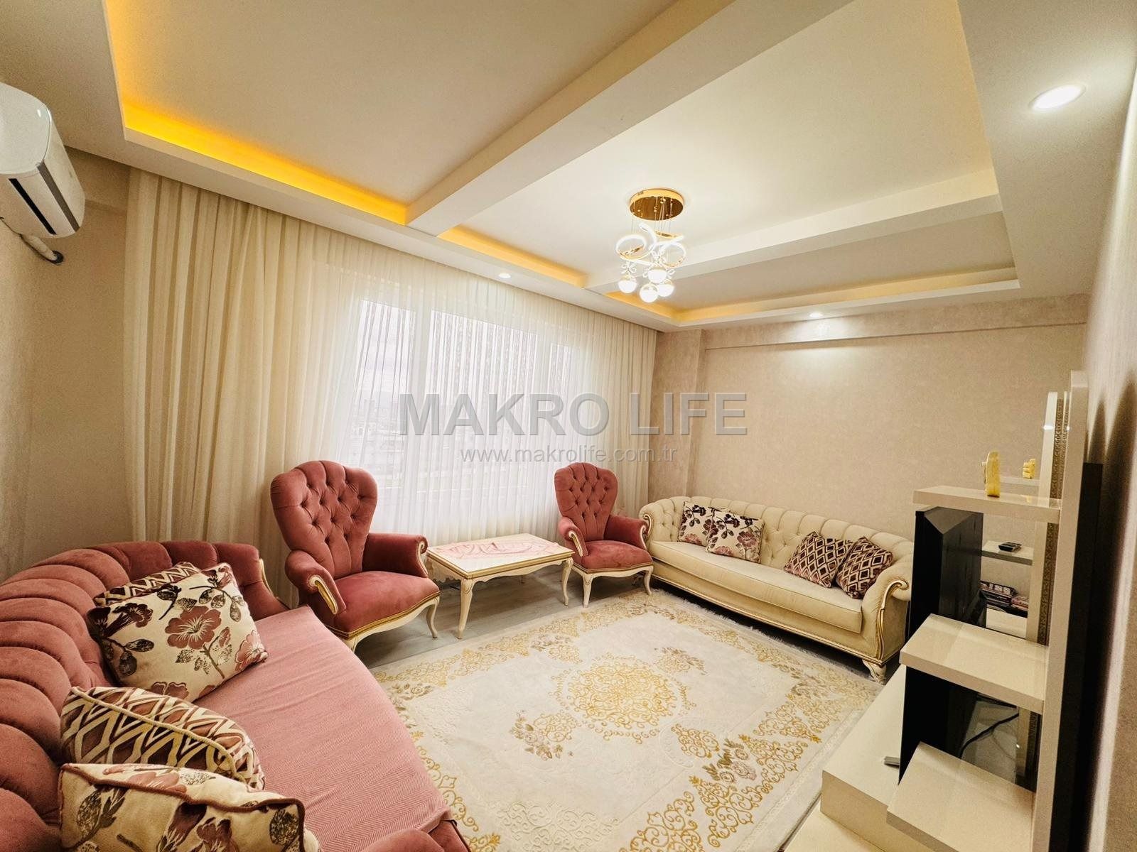 Stadyum Yolu Üzeri Satılık 2+1 Daire, 85m², Merkezi Konum