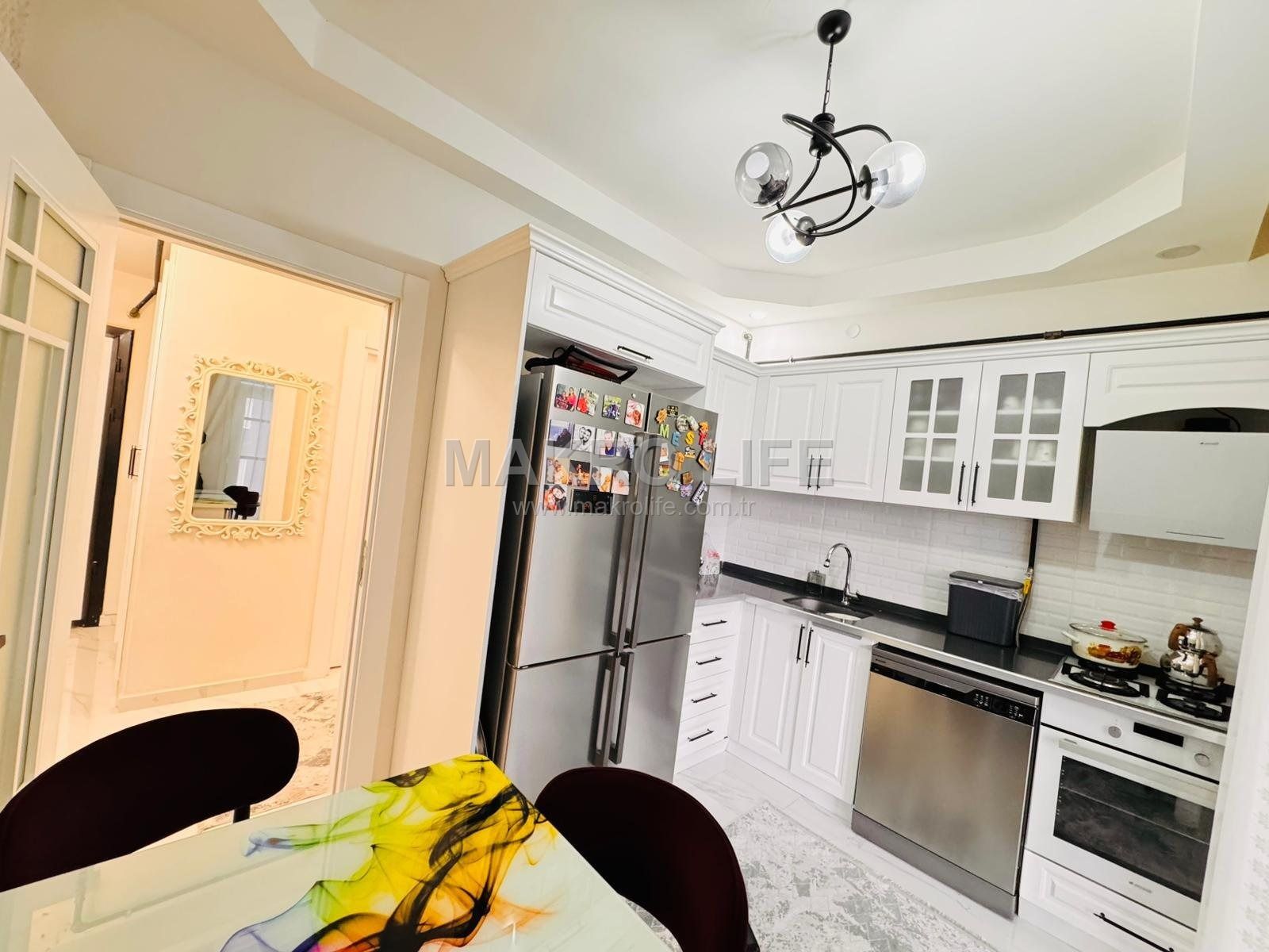 Stadyum Yolu Üzeri Satılık 2+1 Daire, 85m², Merkezi Konum