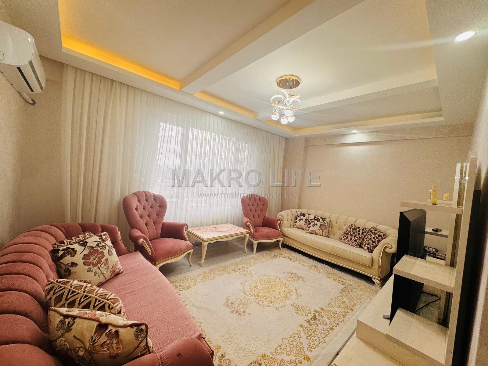 Stadyum Yolu Üzeri Satılık 2+1 Daire, 85m², Merkezi Konum