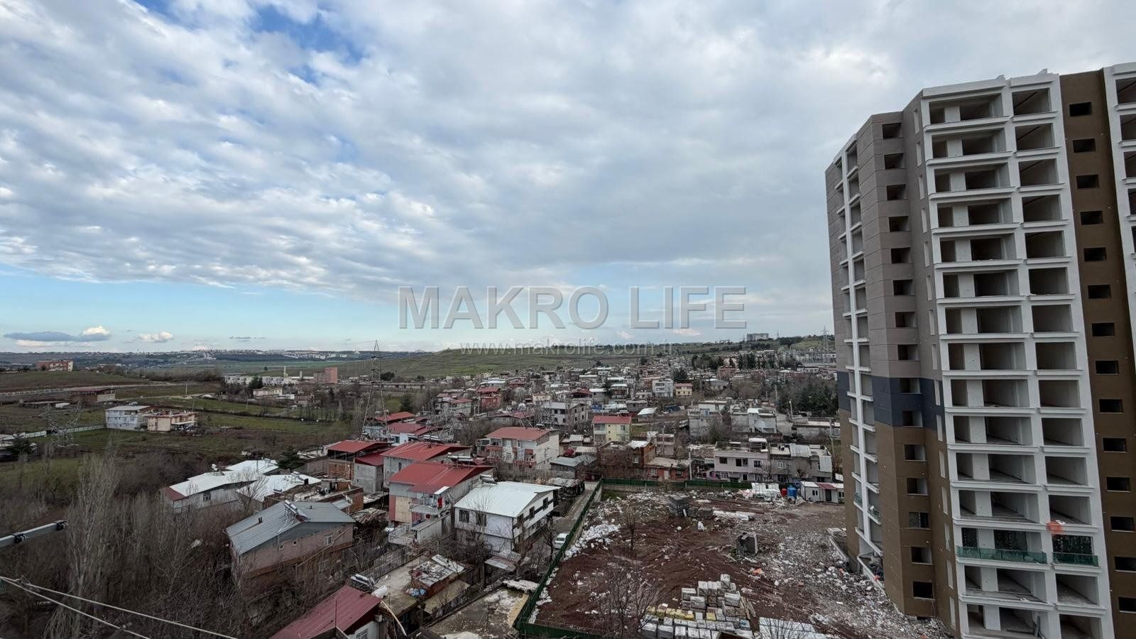 TOPLU KONUTTA SİTELİ YAPILI 3+1 SAILIK DAİRE
