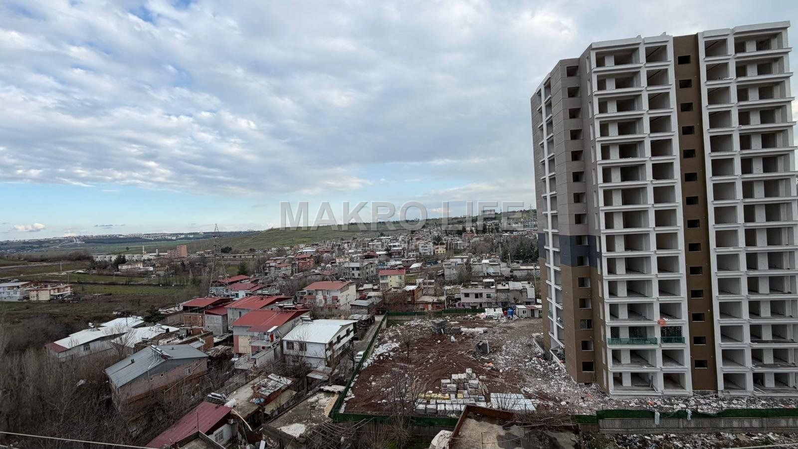 TOPLU KONUTTA SİTELİ YAPILI 3+1 SAILIK DAİRE