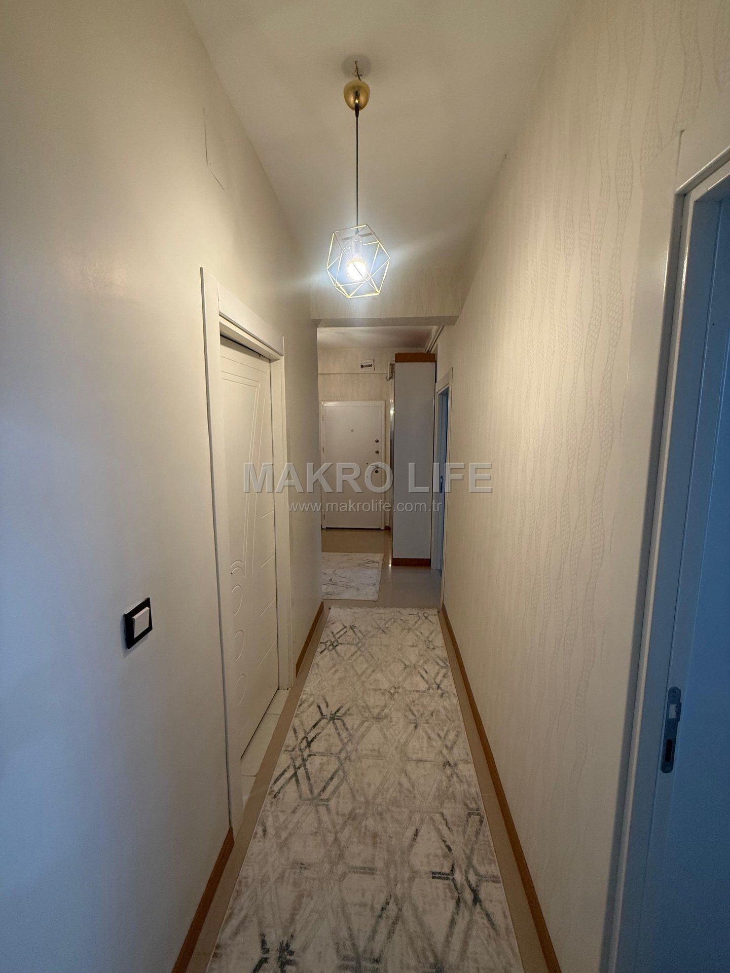 FABRİKA MAHALLESİNDE 3+1 SATILIK FIRSAT DAİRE