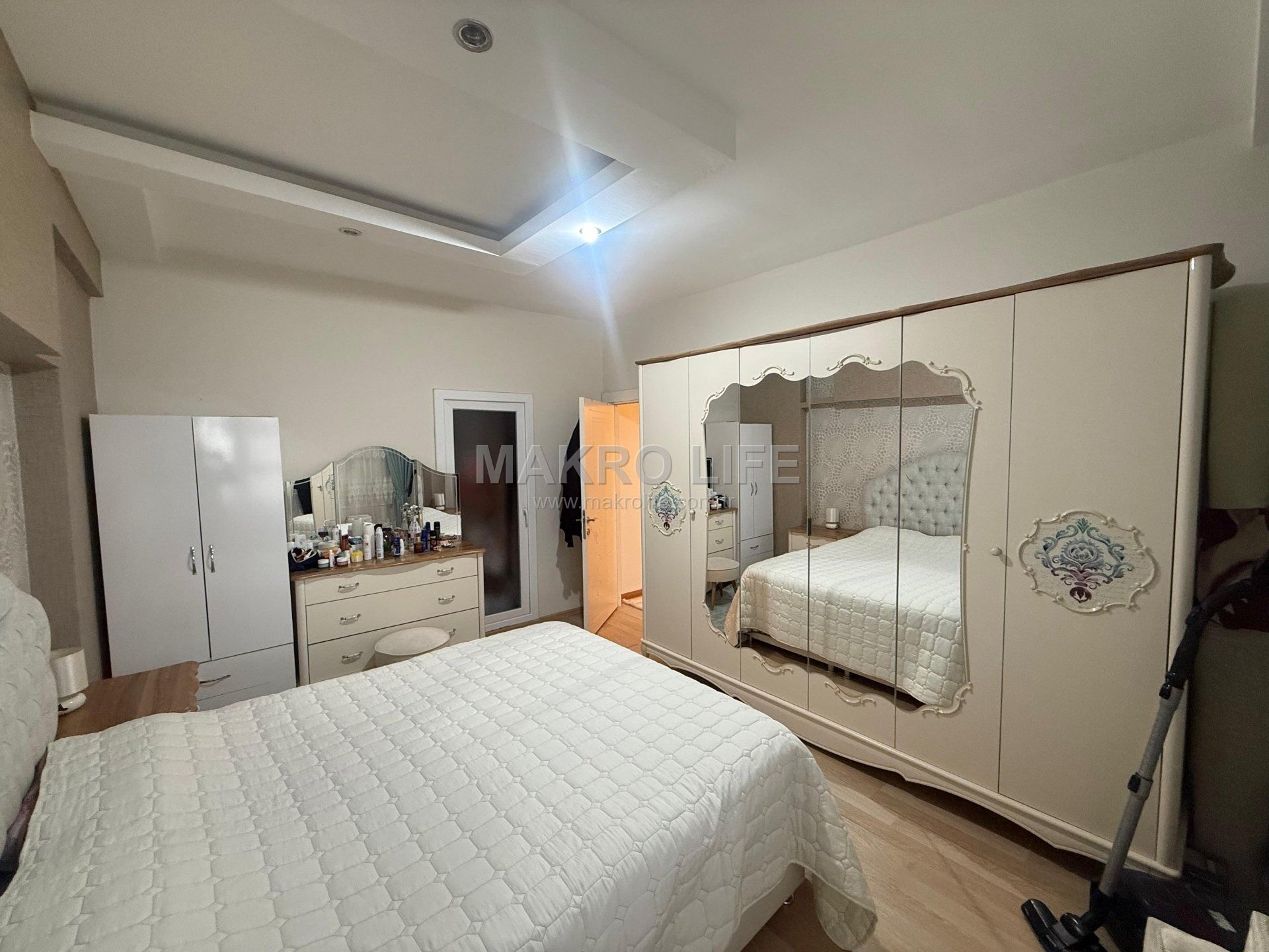 FABRİKA MAHALLESİNDE 3+1 SATILIK FIRSAT DAİRE
