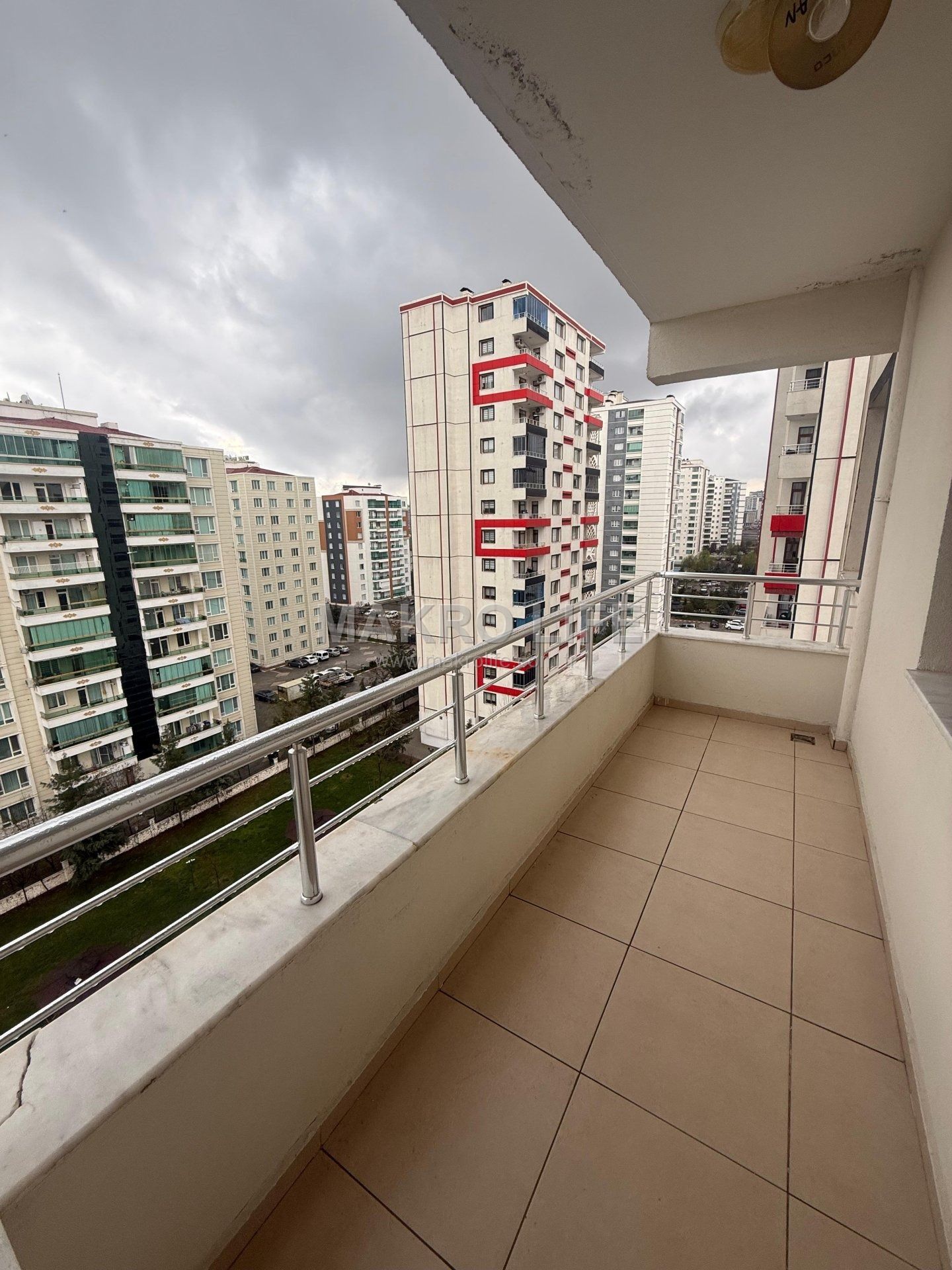 FABRİKA MAHALLESİNDE 3+1 SATILIK FIRSAT DAİRE