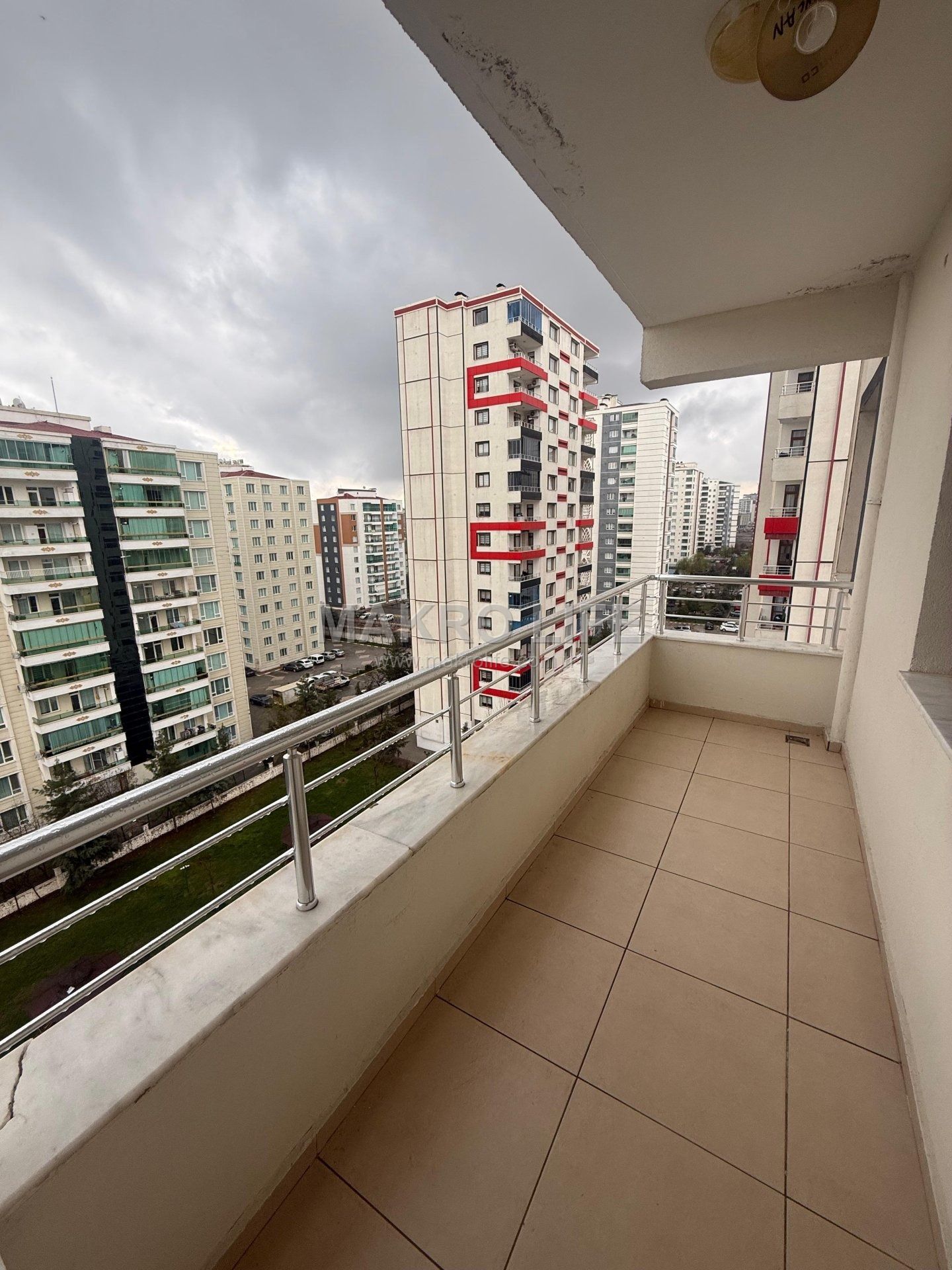 FABRİKA MAHALLESİNDE 3+1 SATILIK FIRSAT DAİRE