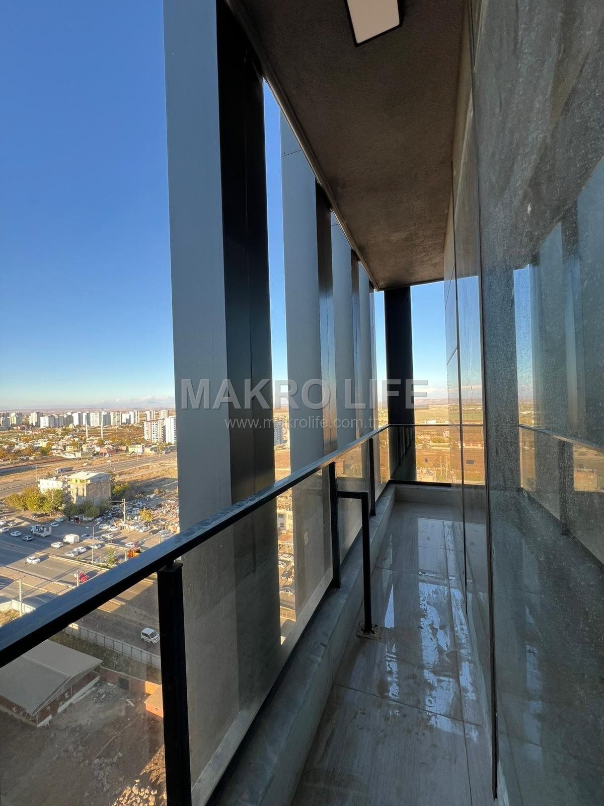 ÇETİNLER DİYARLAND'TA SATILIK 2+1 BÜRO