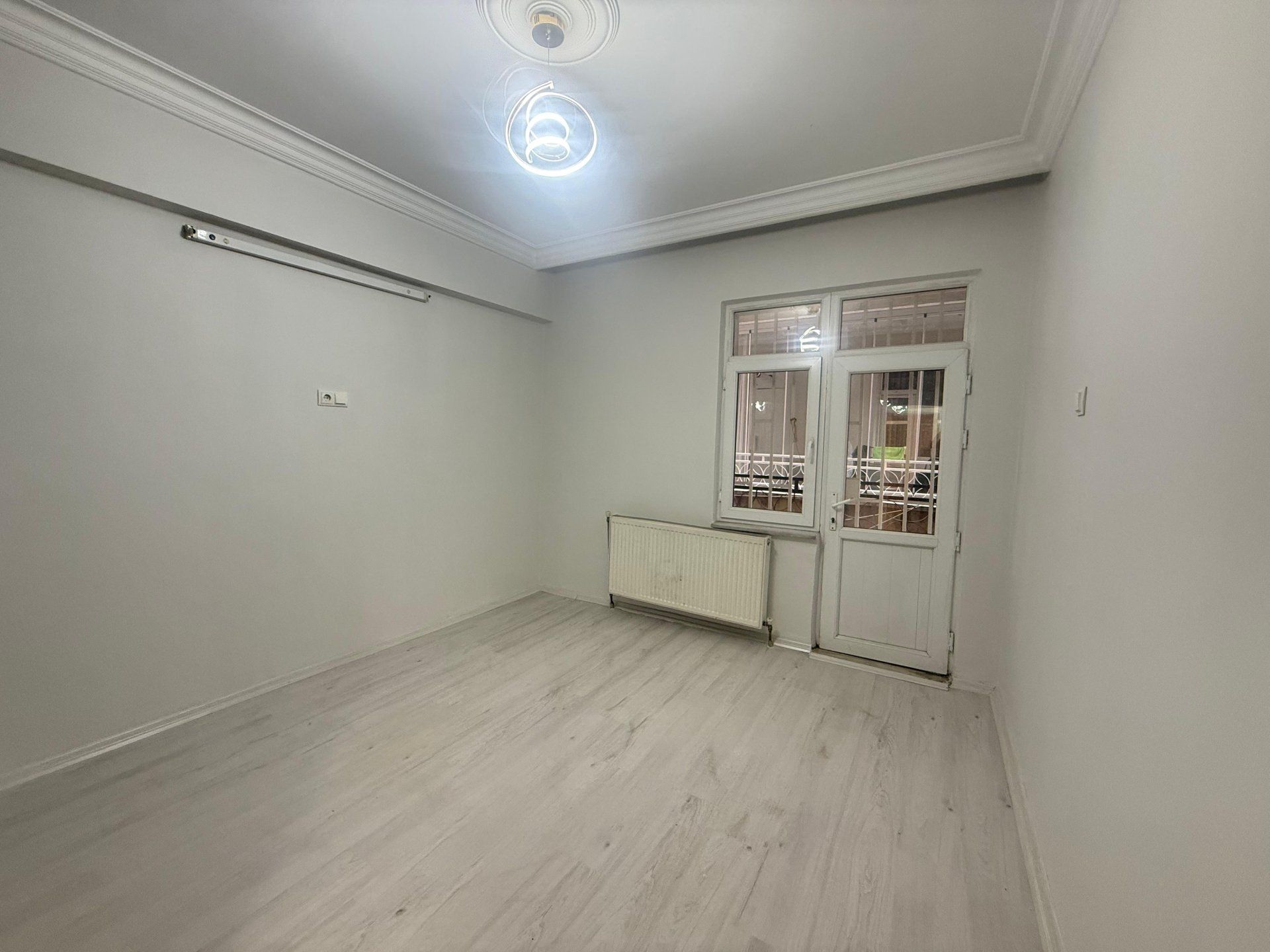 SANAT SOKAĞININ EN GÜZEL KONUMUNDA 3+1 ACİLL SATILIK