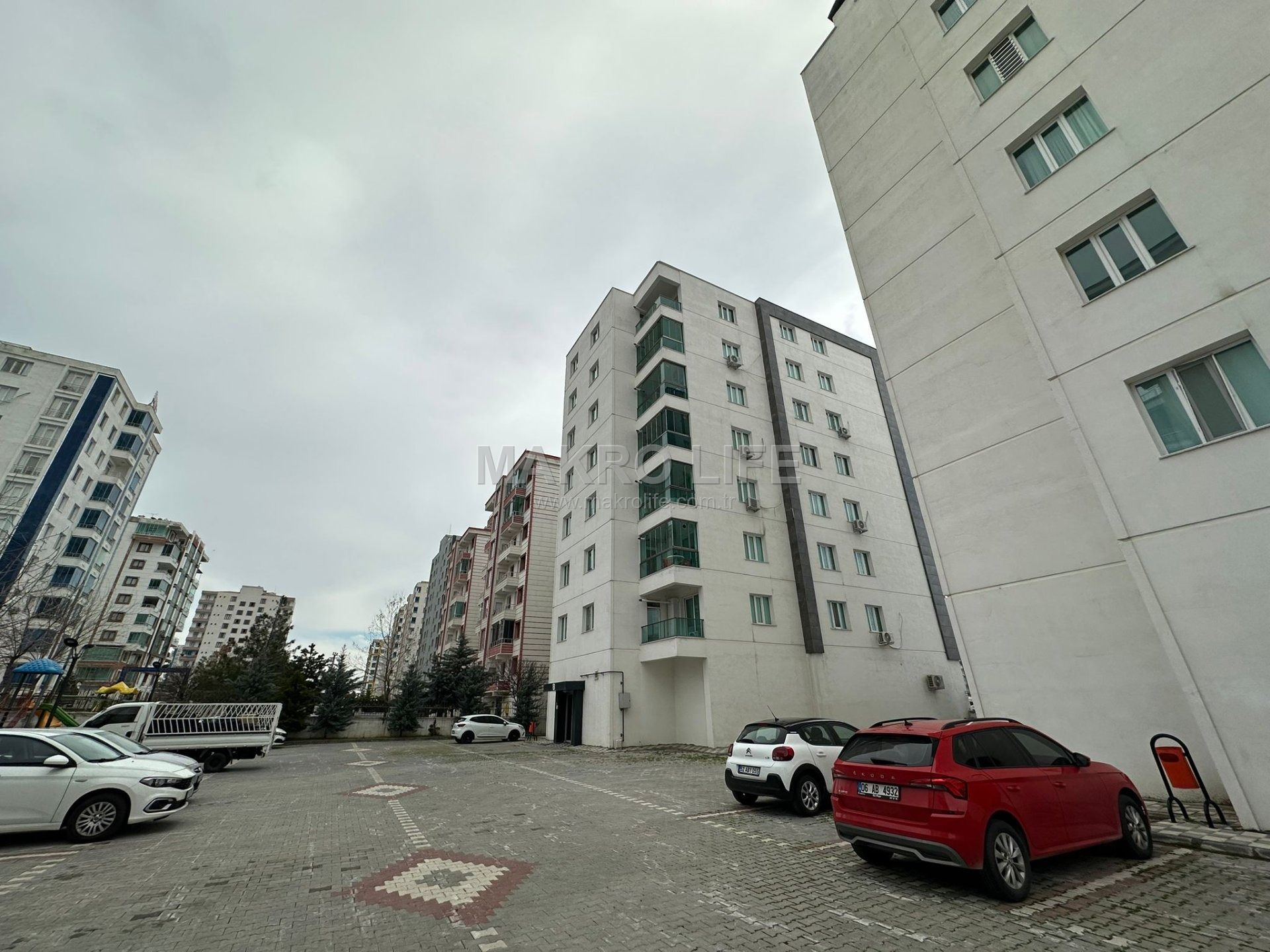 SATILIK ZANA DÜĞÜN SALONU KARŞISI 2+1 FIRSAT DAİRE