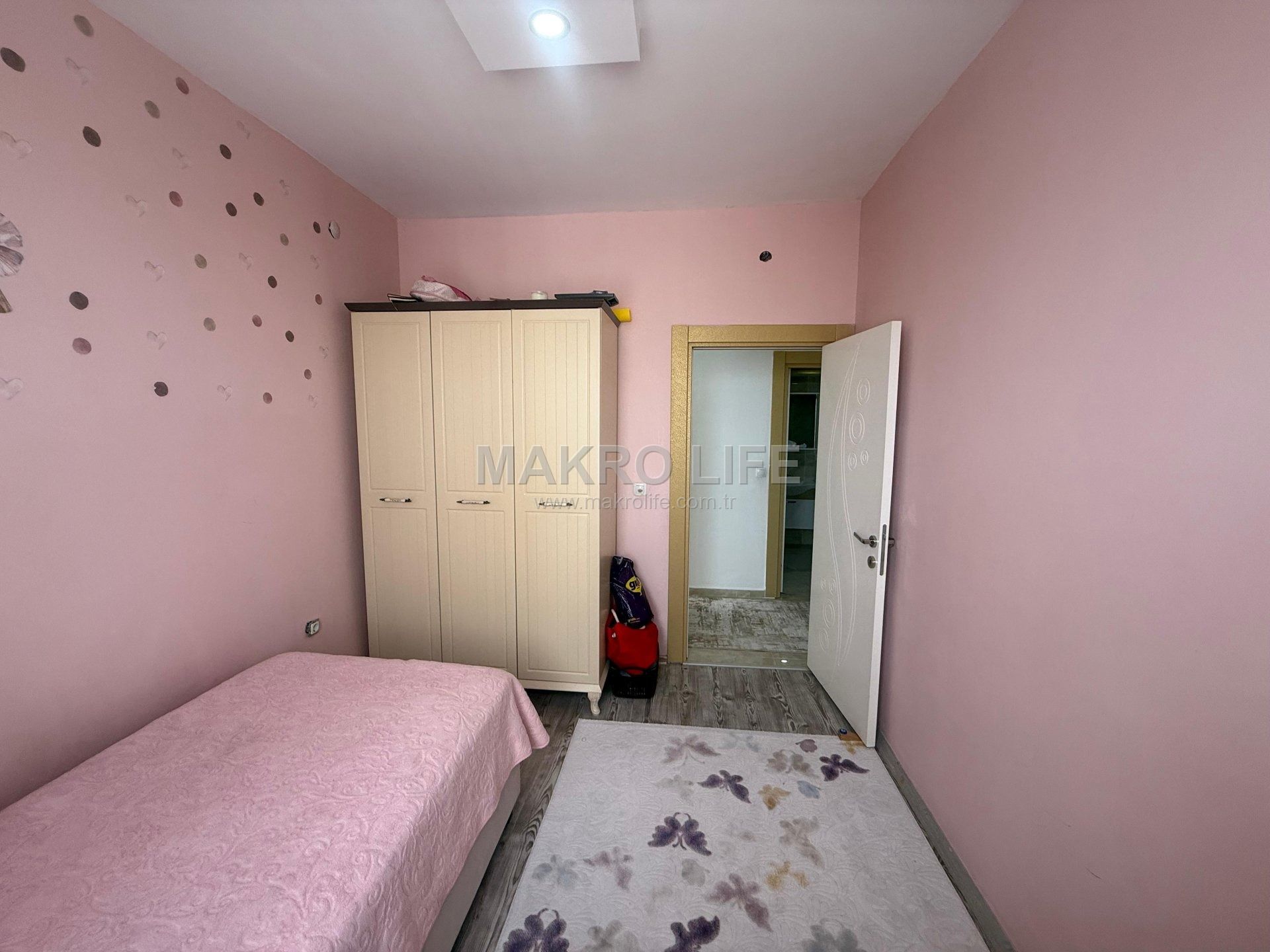 SATILIK STADYUM YOLU ÜZERİNDE 3+1 SATILIK FIRSAT DAİRE