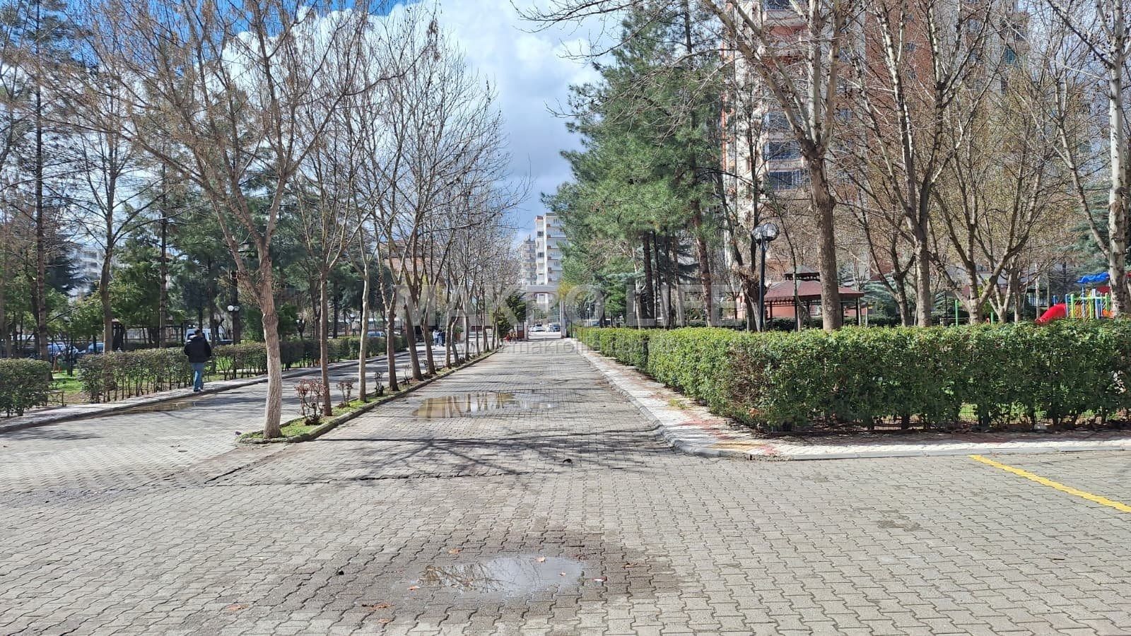 75.CADDE SEFEROĞLU YERYÜZÜ EVLERİNDE 4+1 MASRAFSIZ SATILIK DAİRE FIRSATI!!!