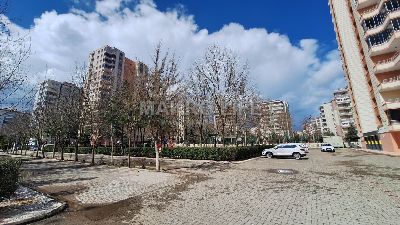75.CADDE SEFEROĞLU YERYÜZÜ EVLERİNDE 4+1 MASRAFSIZ SATILIK DAİRE FIRSATI!!!