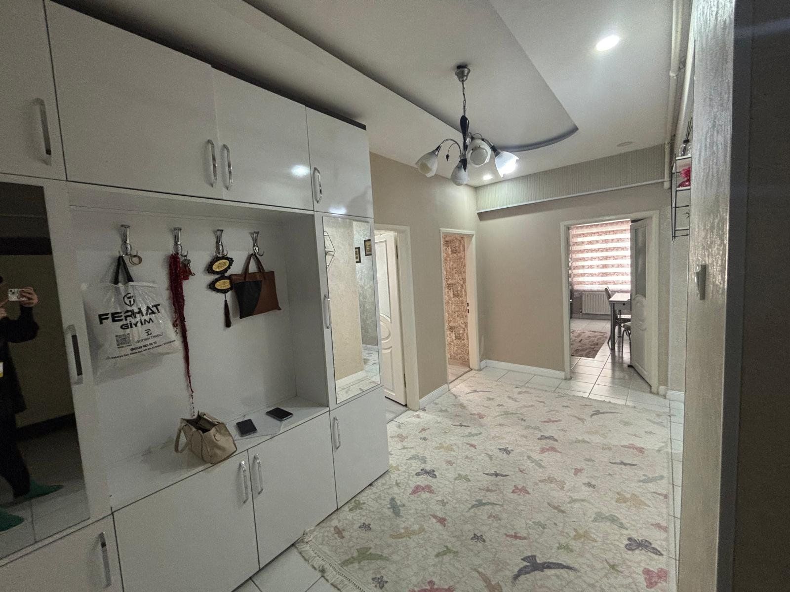 TESİSLERDE CADDE ÜZERİ FULL YAPILI 3+1 SATILIK DAİRE