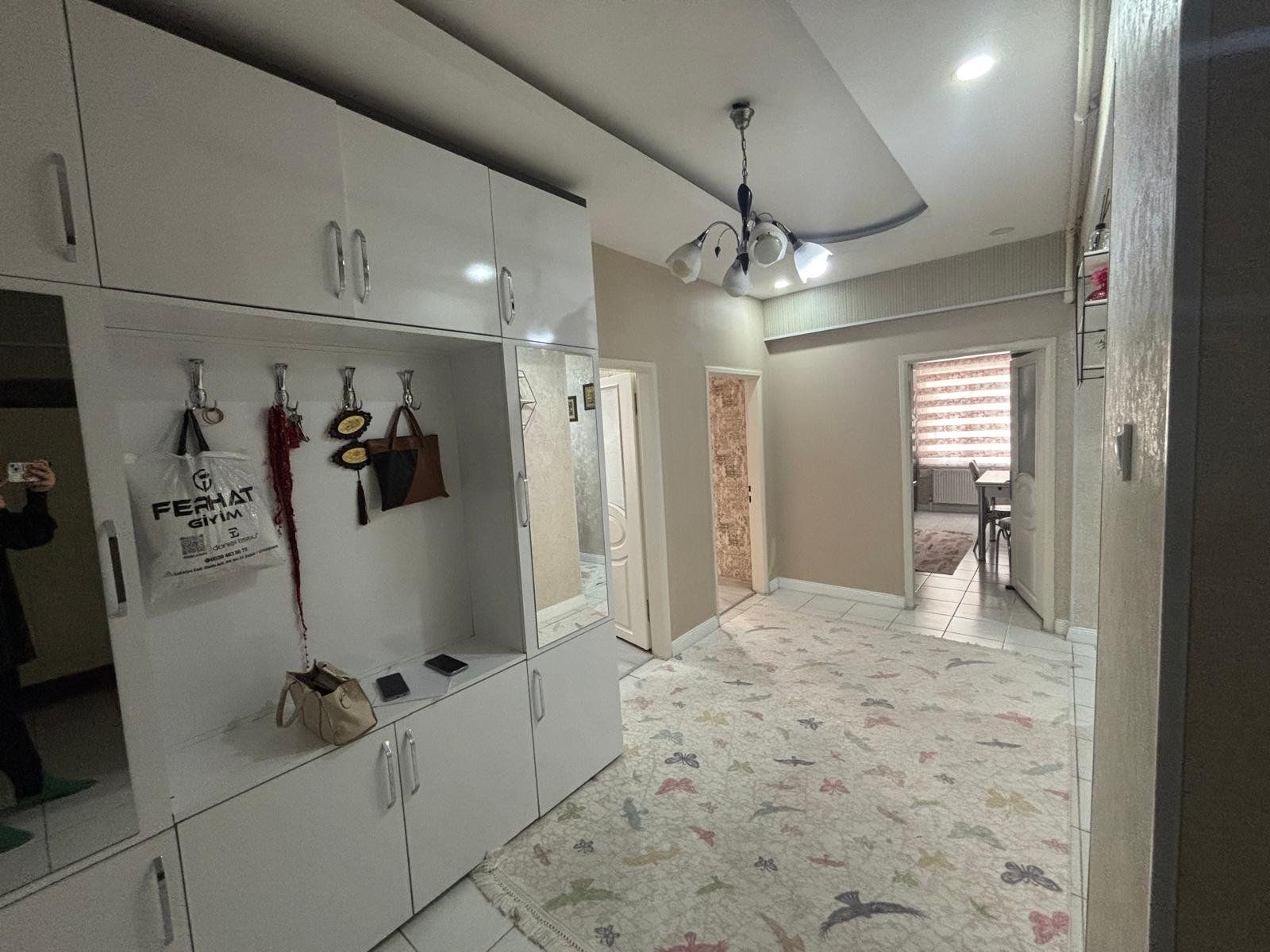 TESİSLERDE CADDE ÜZERİ FULL YAPILI 3+1 SATILIK DAİRE