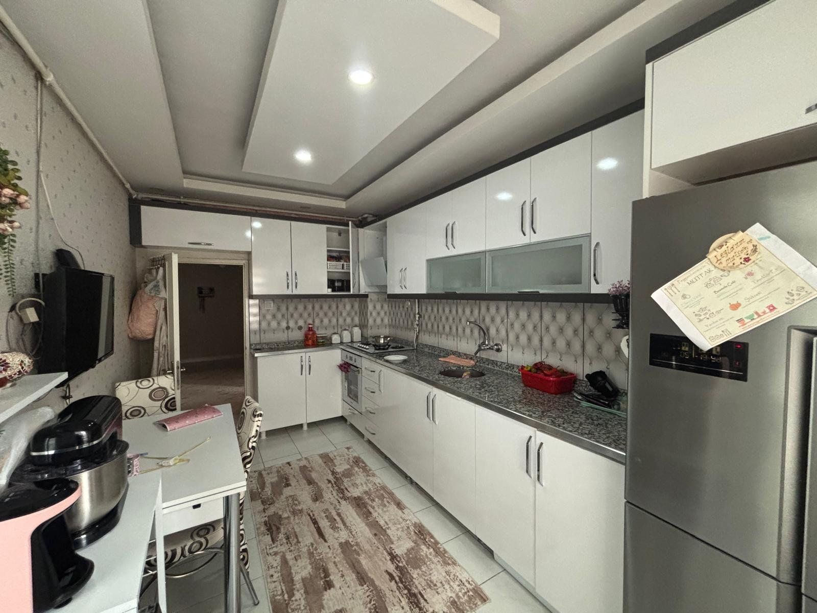 TESİSLERDE CADDE ÜZERİ FULL YAPILI 3+1 SATILIK DAİRE