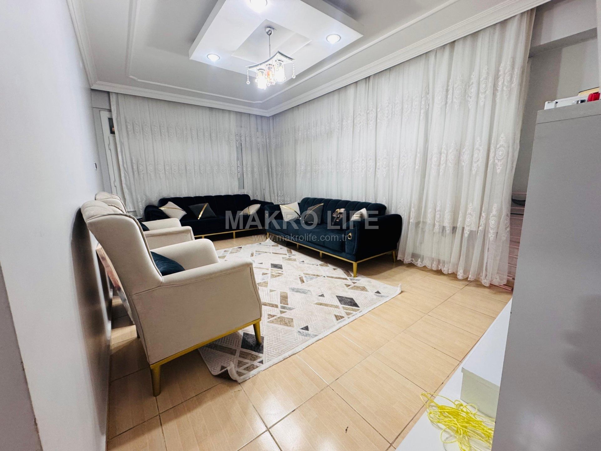 BAĞCILAR HALK EĞİTİM KARŞISI-GÖLETLİ PARK CİVARI SATILIK 3+1 DAİRE