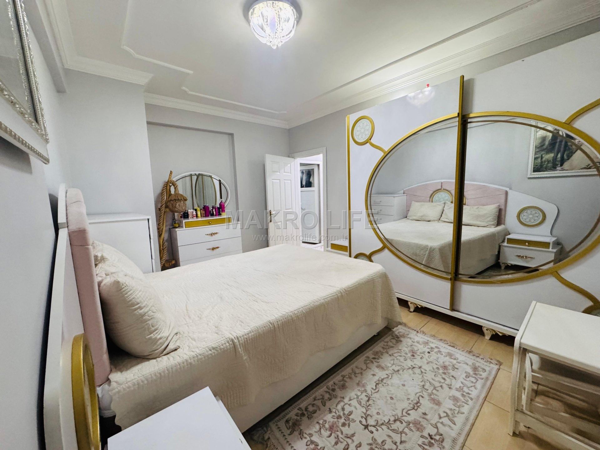 BAĞCILAR HALK EĞİTİM KARŞISI-GÖLETLİ PARK CİVARI SATILIK 3+1 DAİRE