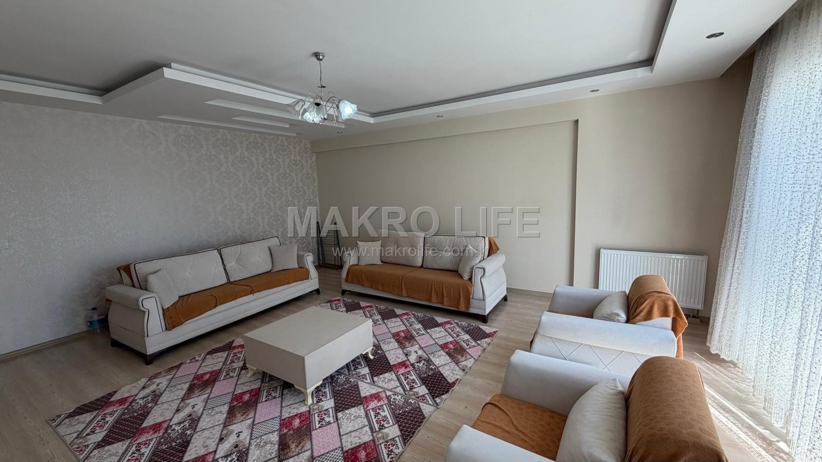 STADYUM YOLUNDA 4,5+1 LÜKS SATILIK DAİRE