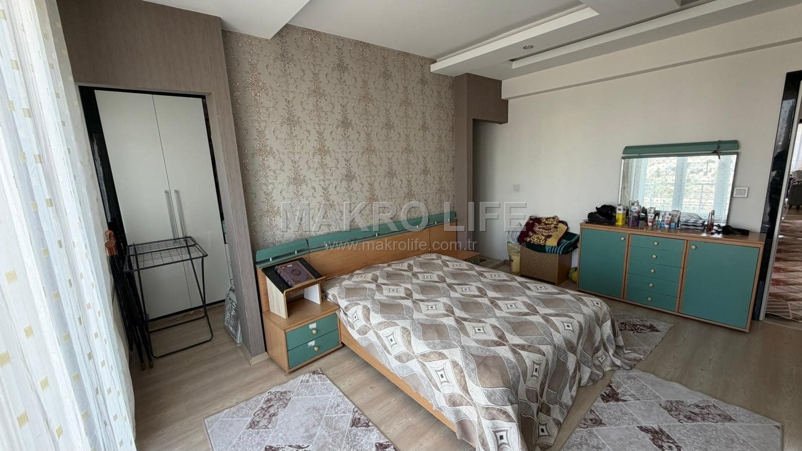 STADYUM YOLUNDA 4,5+1 LÜKS SATILIK DAİRE