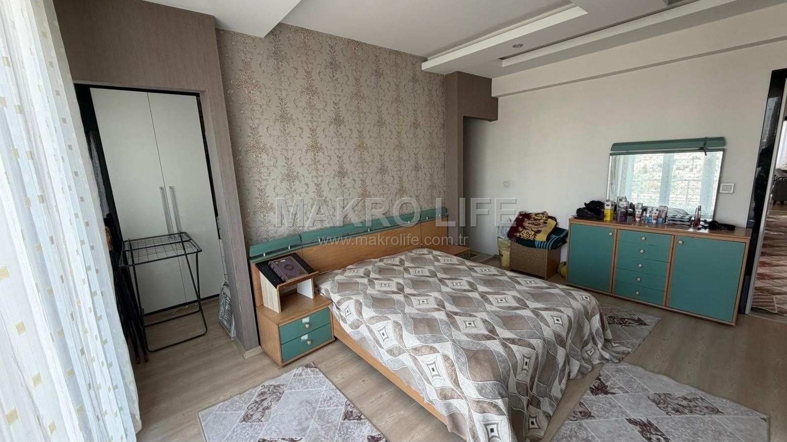 STADYUM YOLUNDA 4,5+1 LÜKS SATILIK DAİRE