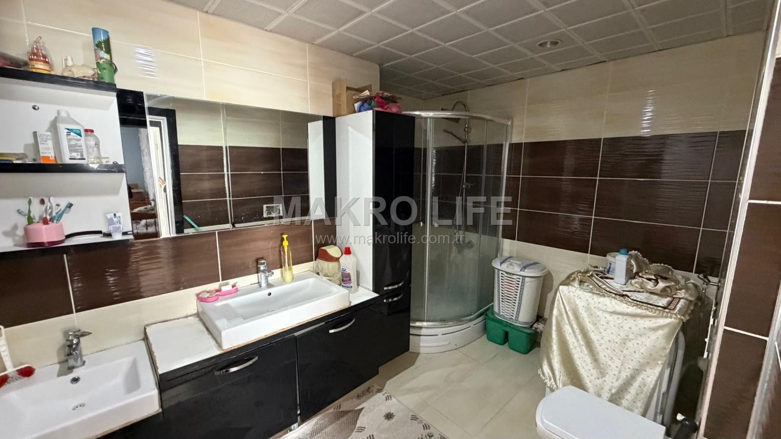 STADYUM YOLUNDA 4,5+1 LÜKS SATILIK DAİRE