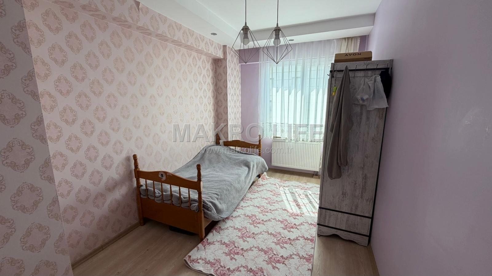 STADYUM YOLUNDA 4,5+1 LÜKS SATILIK DAİRE