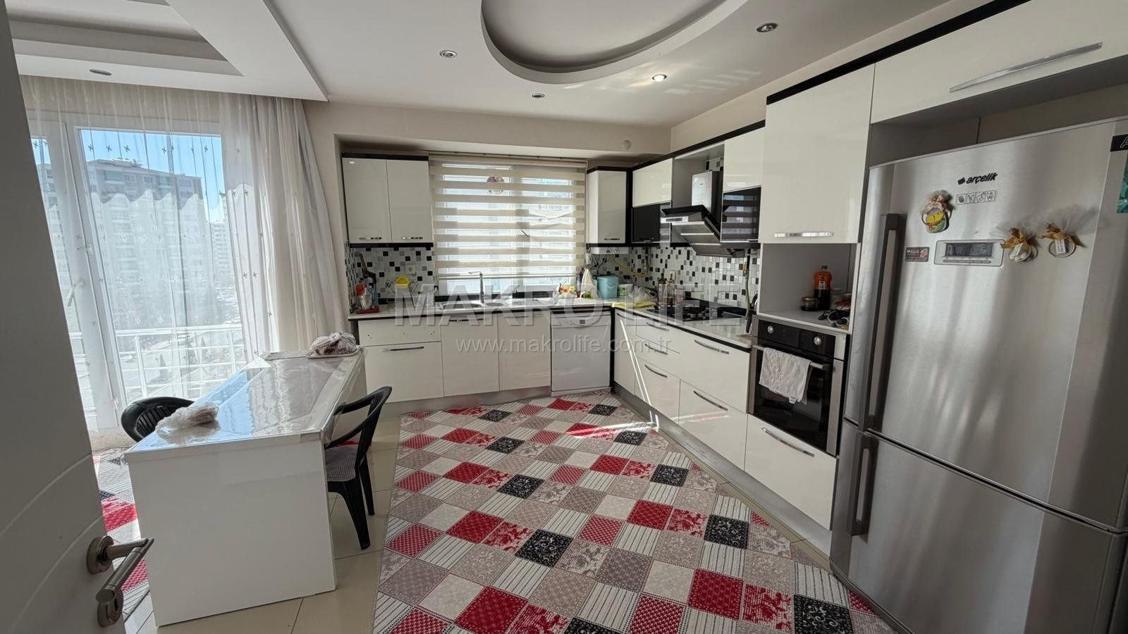 STADYUM YOLUNDA 4,5+1 LÜKS SATILIK DAİRE