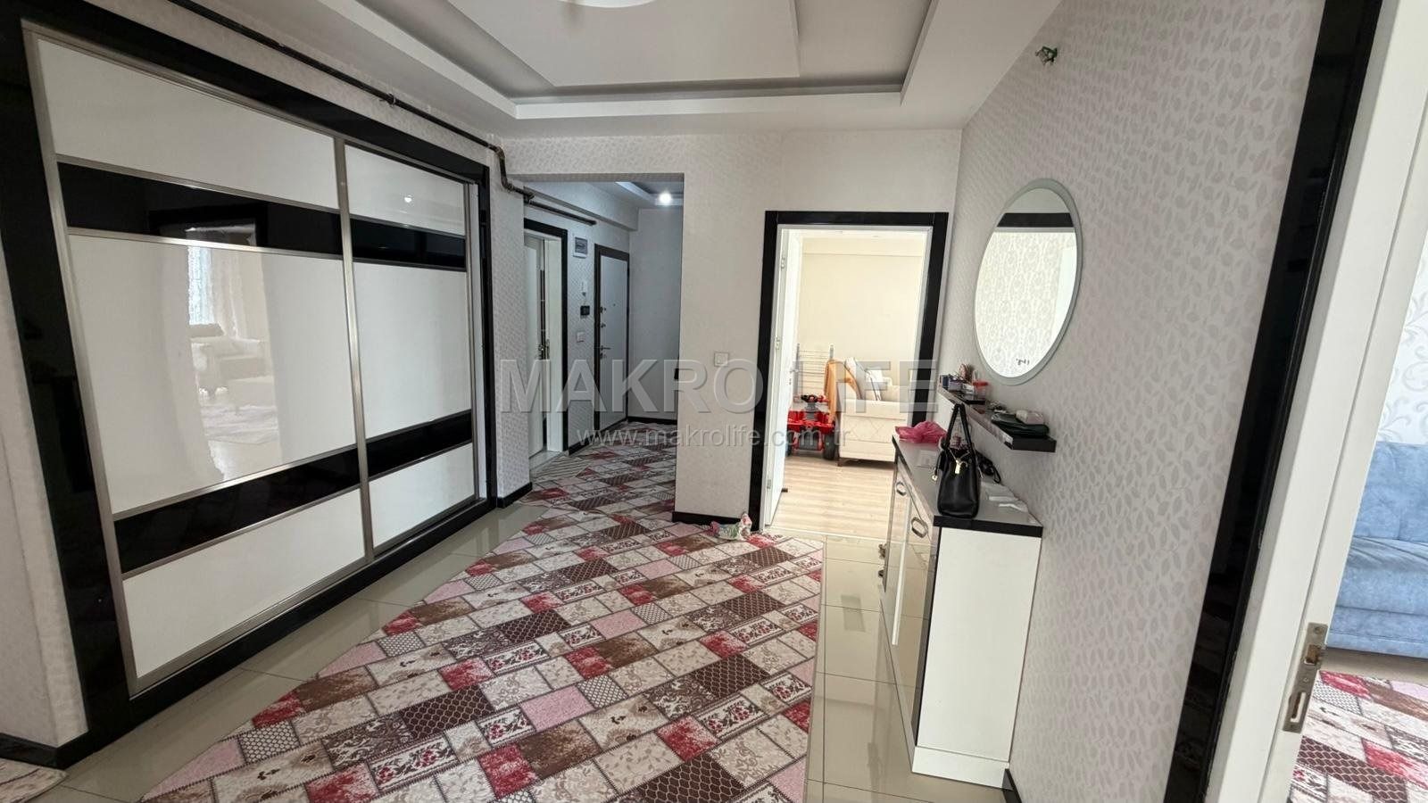 STADYUM YOLUNDA 4,5+1 LÜKS SATILIK DAİRE