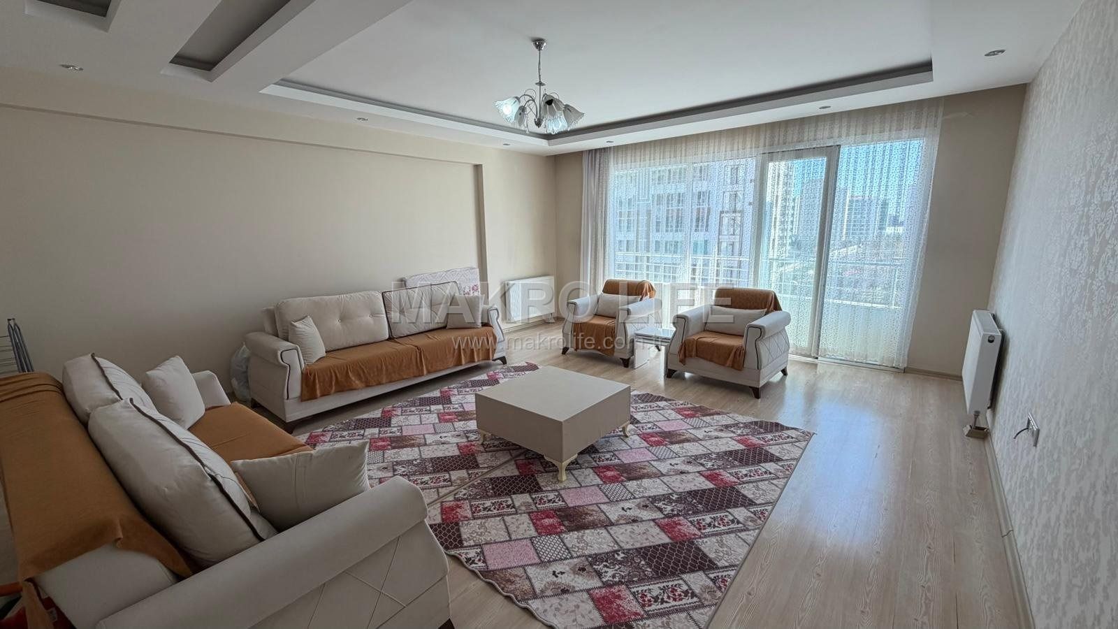 STADYUM YOLUNDA 4,5+1 LÜKS SATILIK DAİRE