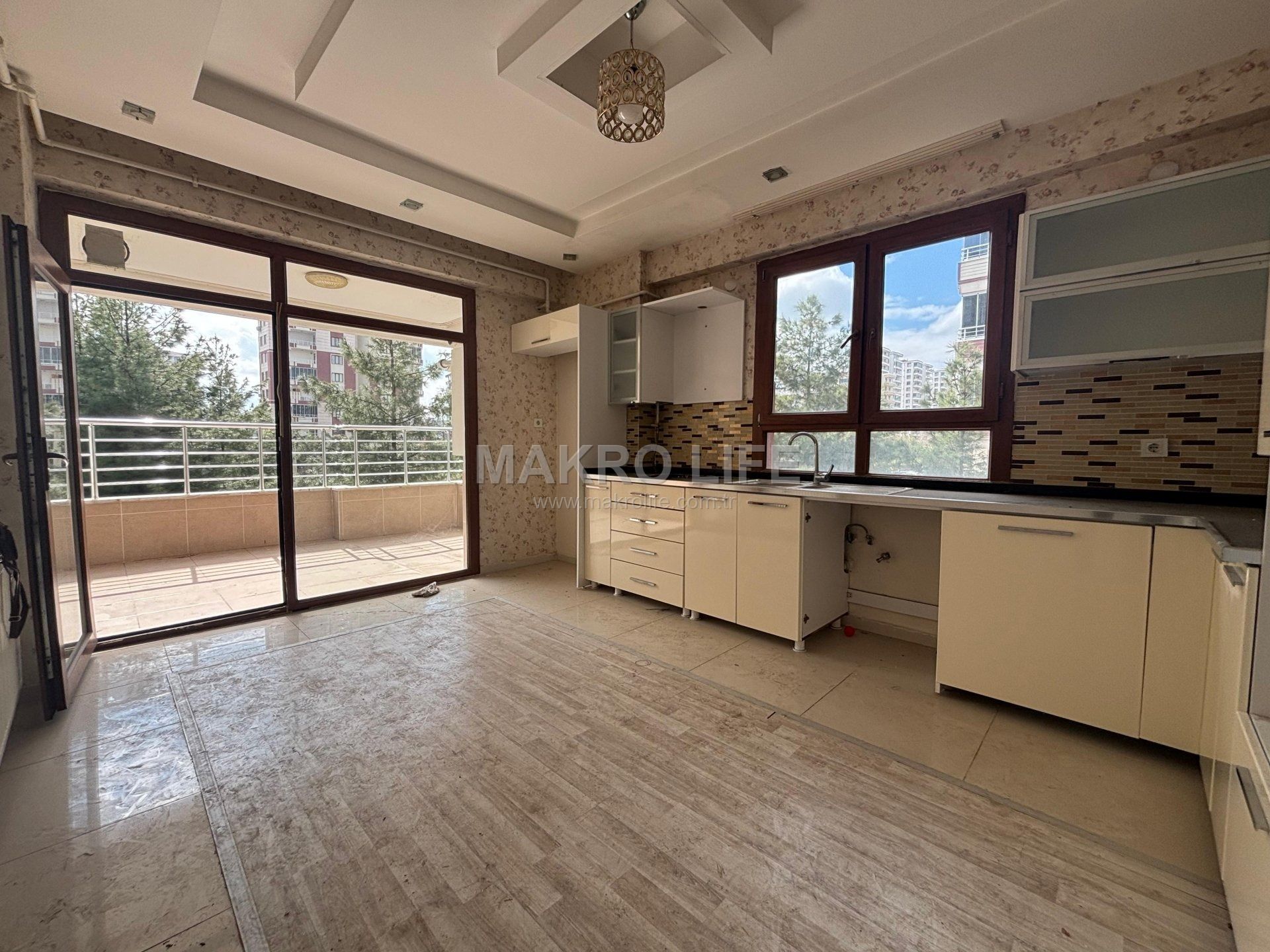 RADİSSON ARKASI FIRSAT 4+1 SATILIK DAİRE