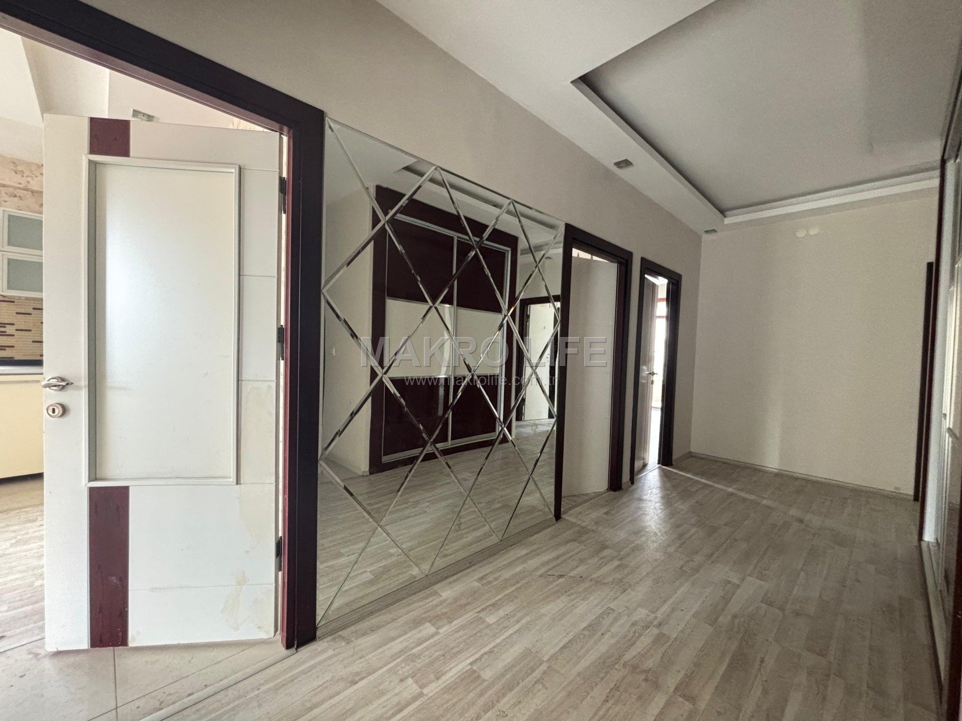 RADİSSON ARKASI FIRSAT 4+1 SATILIK DAİRE