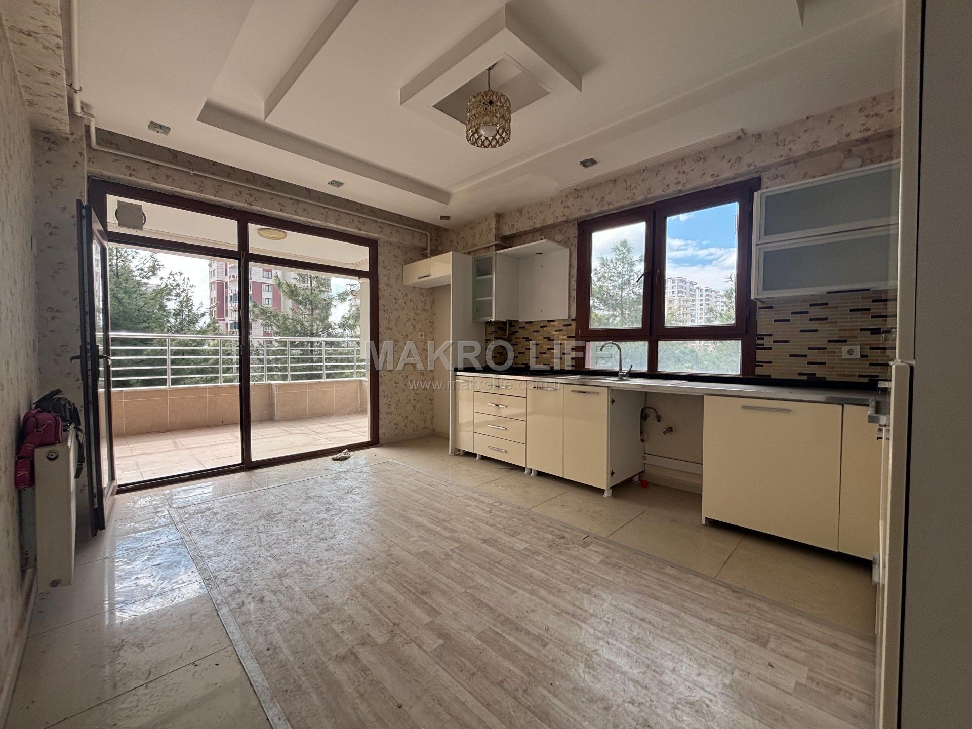RADİSSON ARKASI FIRSAT 4+1 SATILIK DAİRE