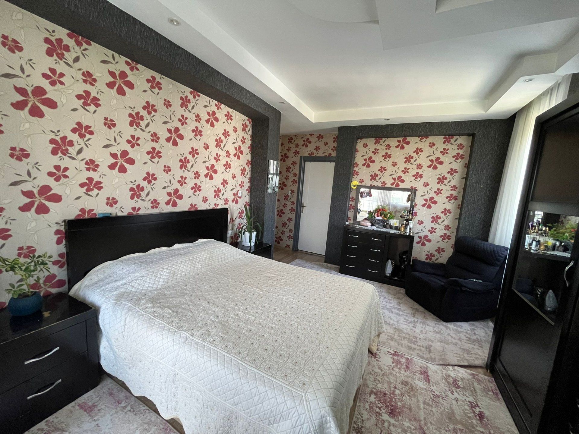 RADİSON OTEL ARKASI LAVANTA PARKI YANI SATILIK 4+1 FIRSAT DAİRE