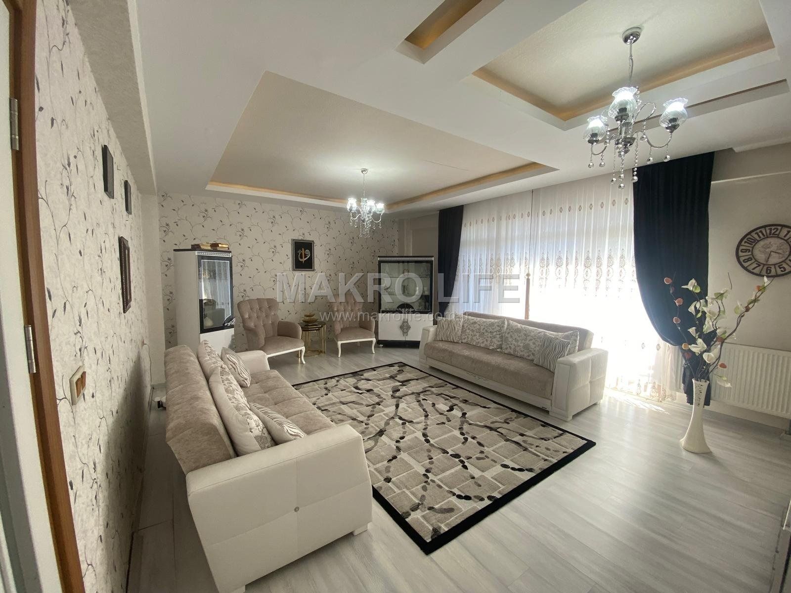 ARAM TİGRAN CADDESİNDE ACİL SATILIK 4+1 DAİRE