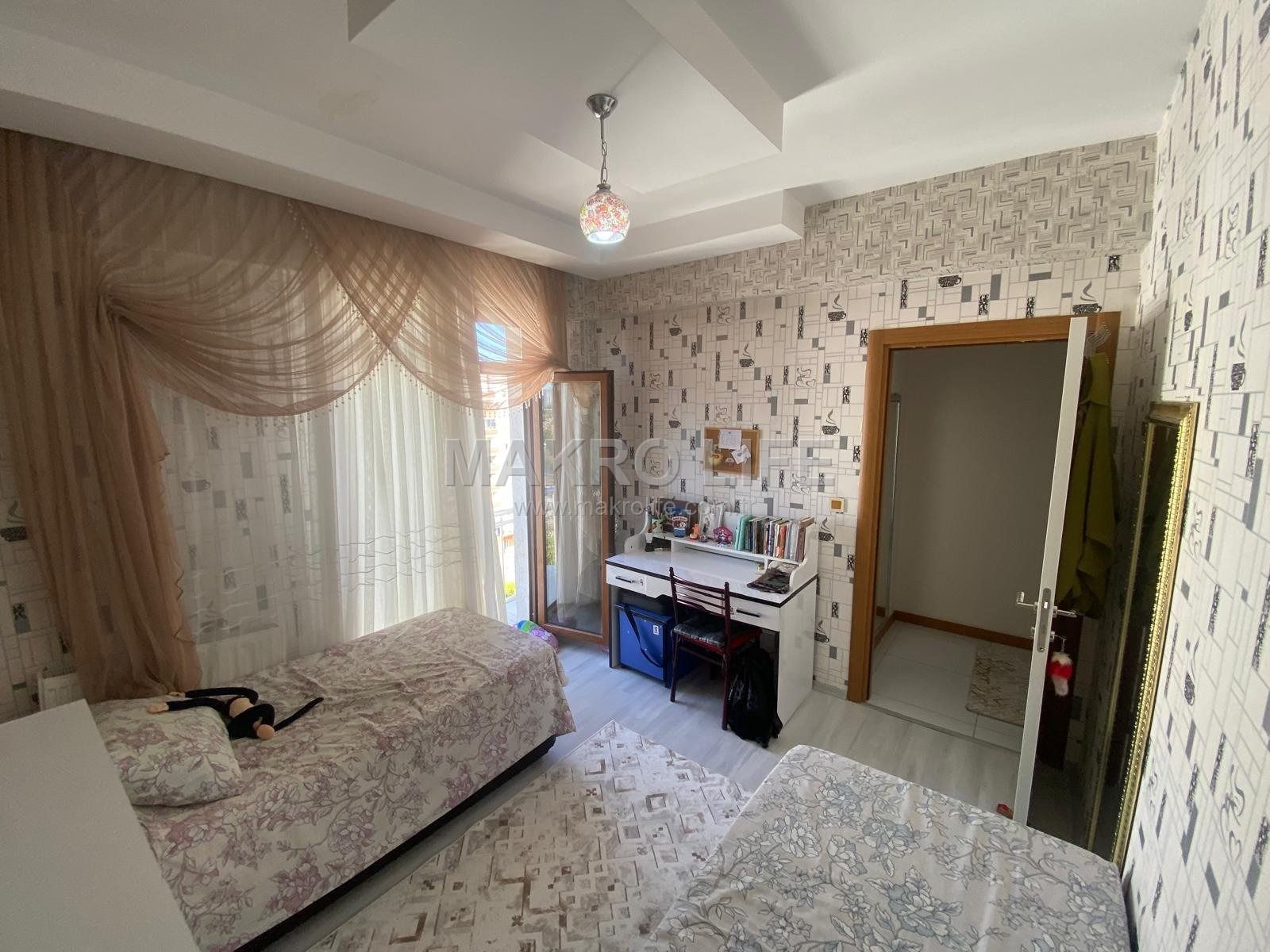 ARAM TİGRAN CADDESİNDE ACİL SATILIK 4+1 DAİRE