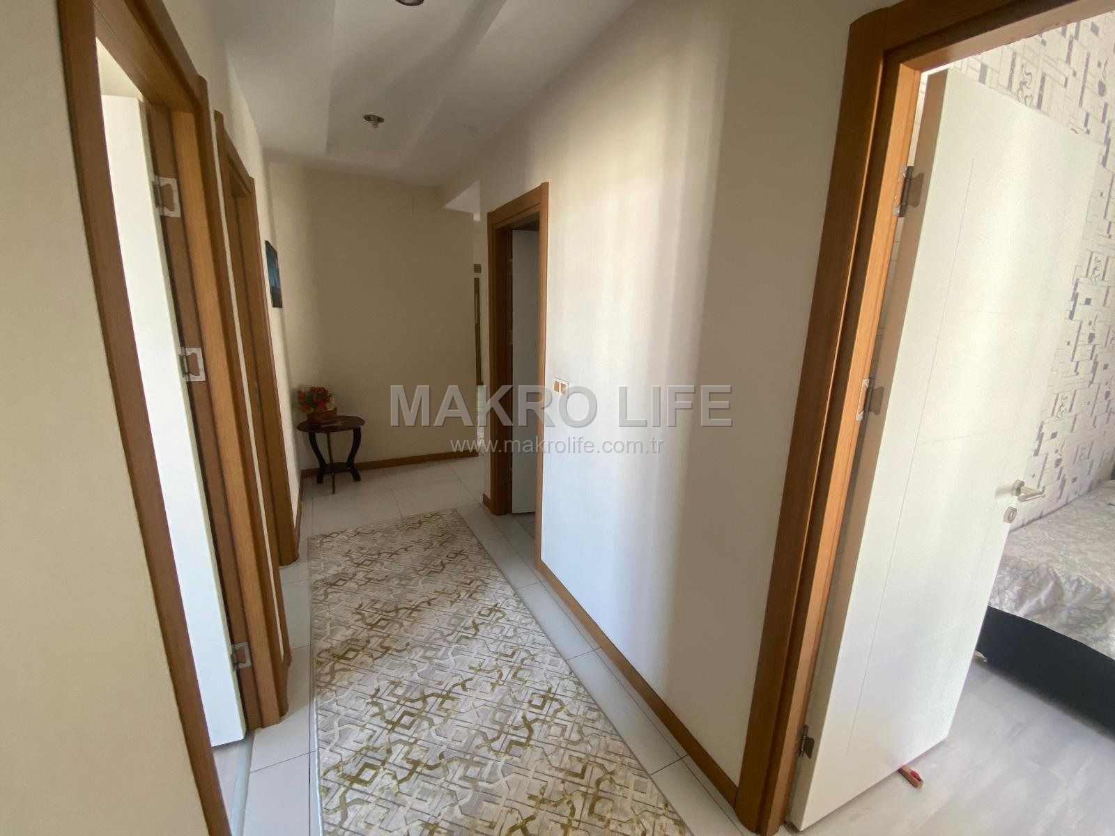 ARAM TİGRAN CADDESİNDE ACİL SATILIK 4+1 DAİRE