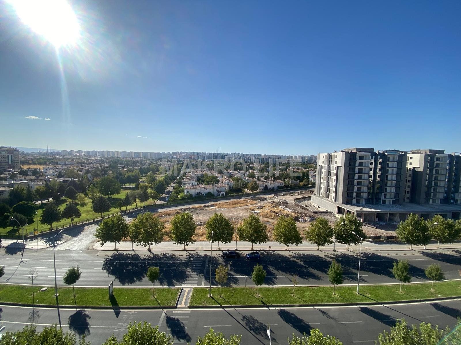 ARAM TİGRAN CADDESİNDE ACİL SATILIK 4+1 DAİRE