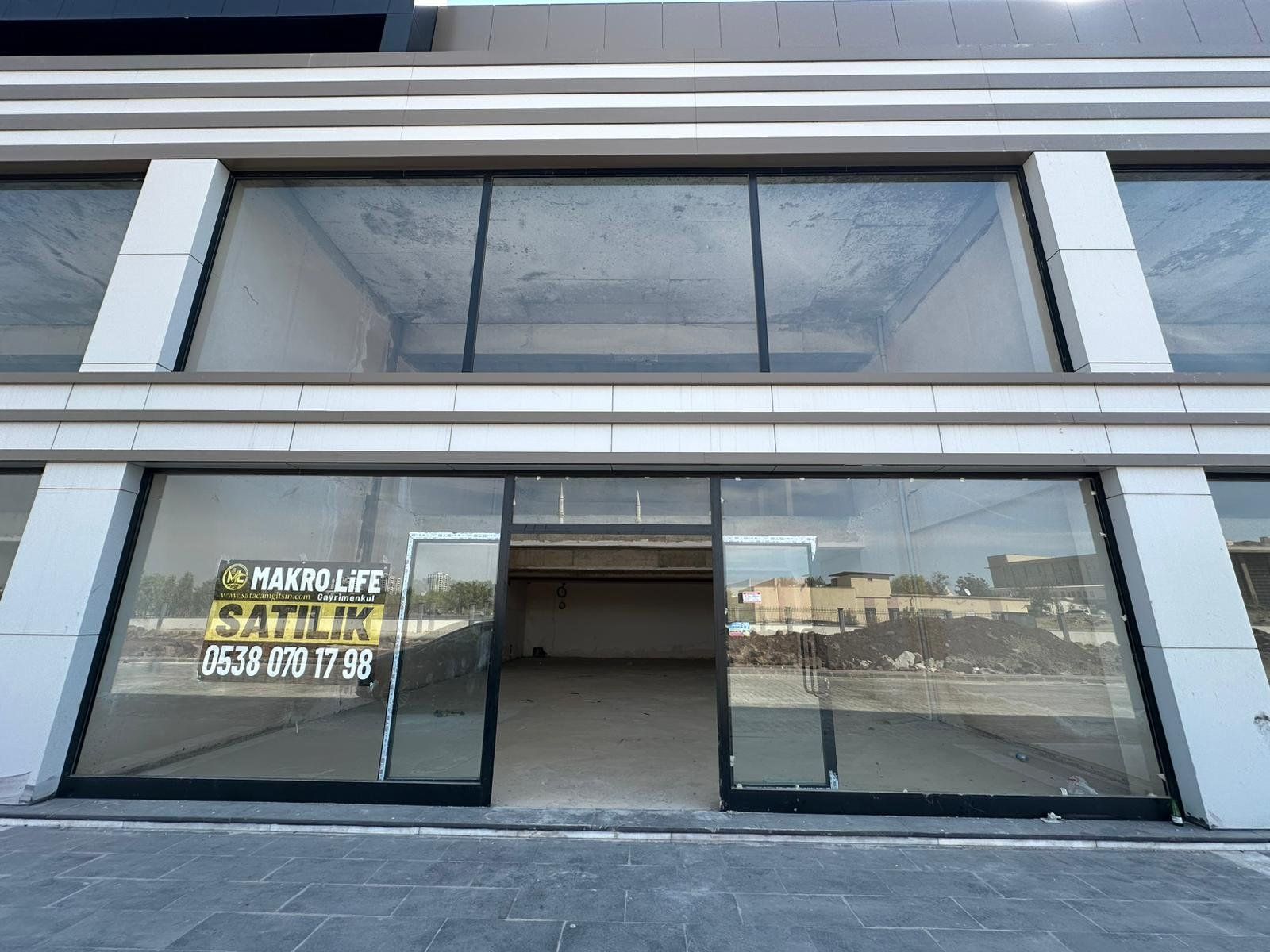 ARAŞTIRMA HASTANESİ YANINDA AY YAPI CORNER ALTINDA SATILIK YATIRIMLIK DÜKKAN!