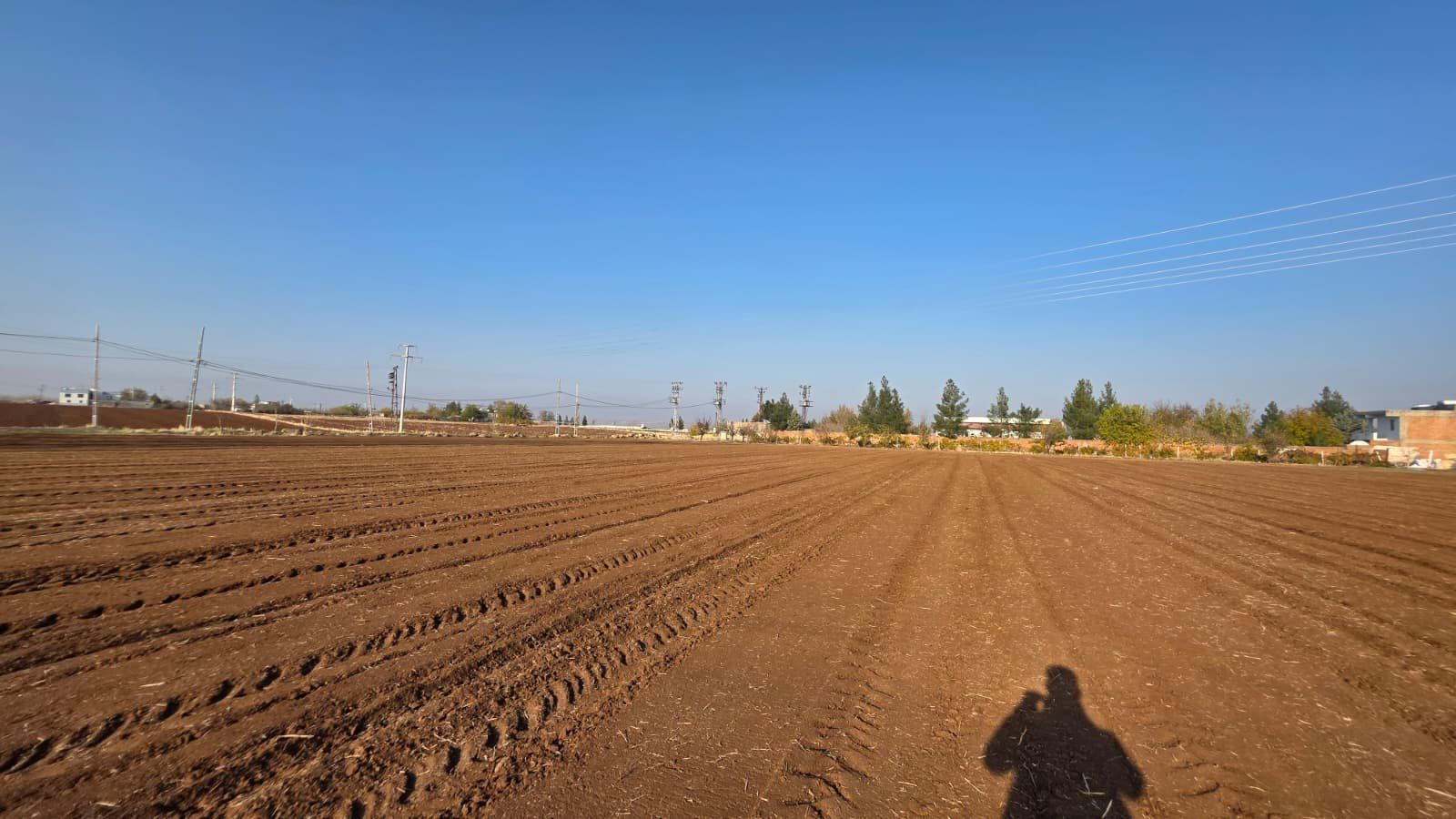 DİYARBAKIR ÇINAR YOLU ÜZERİ BEŞPINAR KARŞISINDA ANA YOL ÜZERİ ASFALTA SIFIR
