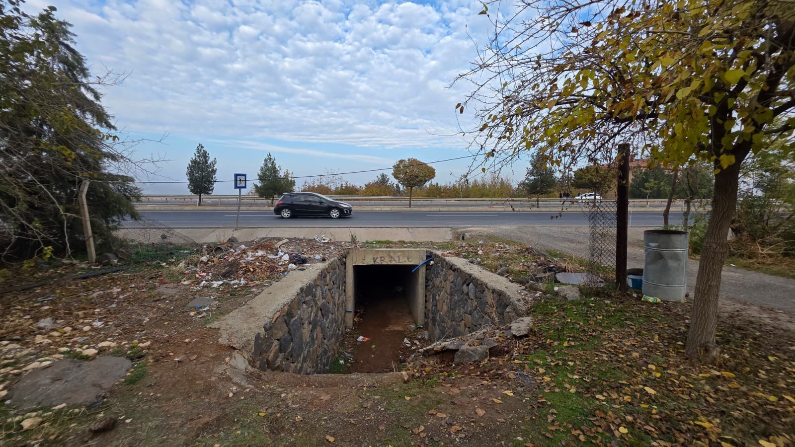 DİYARBAKIR ÇINAR YOLU ÜZERİ BEŞPINAR KARŞISINDA ANA YOL ÜZERİ ASFALTA SIFIR