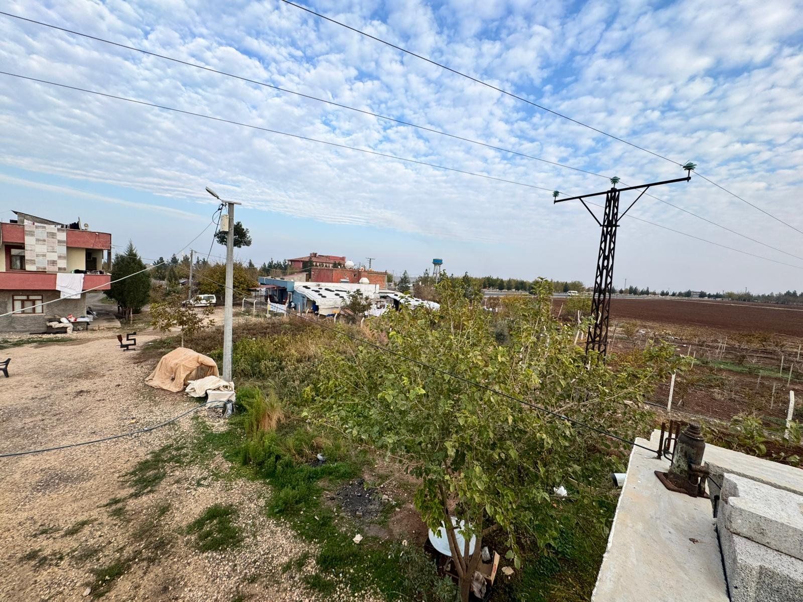 DİYARBAKIR ÇINAR YOLU ÜZERİ BEŞPINAR KARŞISINDA ANA YOL ÜZERİ ASFALTA SIFIR