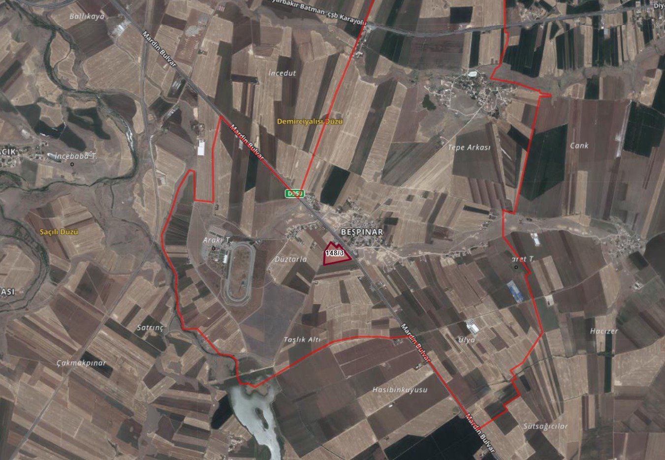 DİYARBAKIR ÇINAR YOLU ÜZERİ BEŞPINAR KARŞISINDA ANA YOL ÜZERİ ASFALTA SIFIR