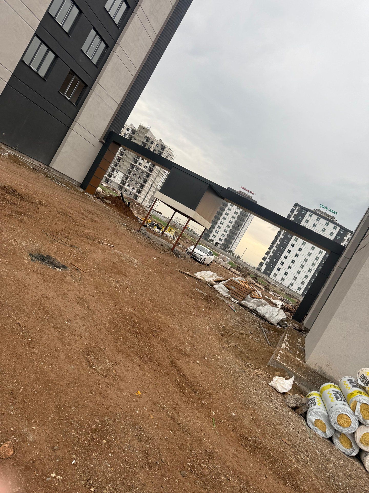 ALTINDAĞ CİVARI BYMEN AVZEM 2+1 HAVUZLU ARA KAT KİRALIK DAİRE