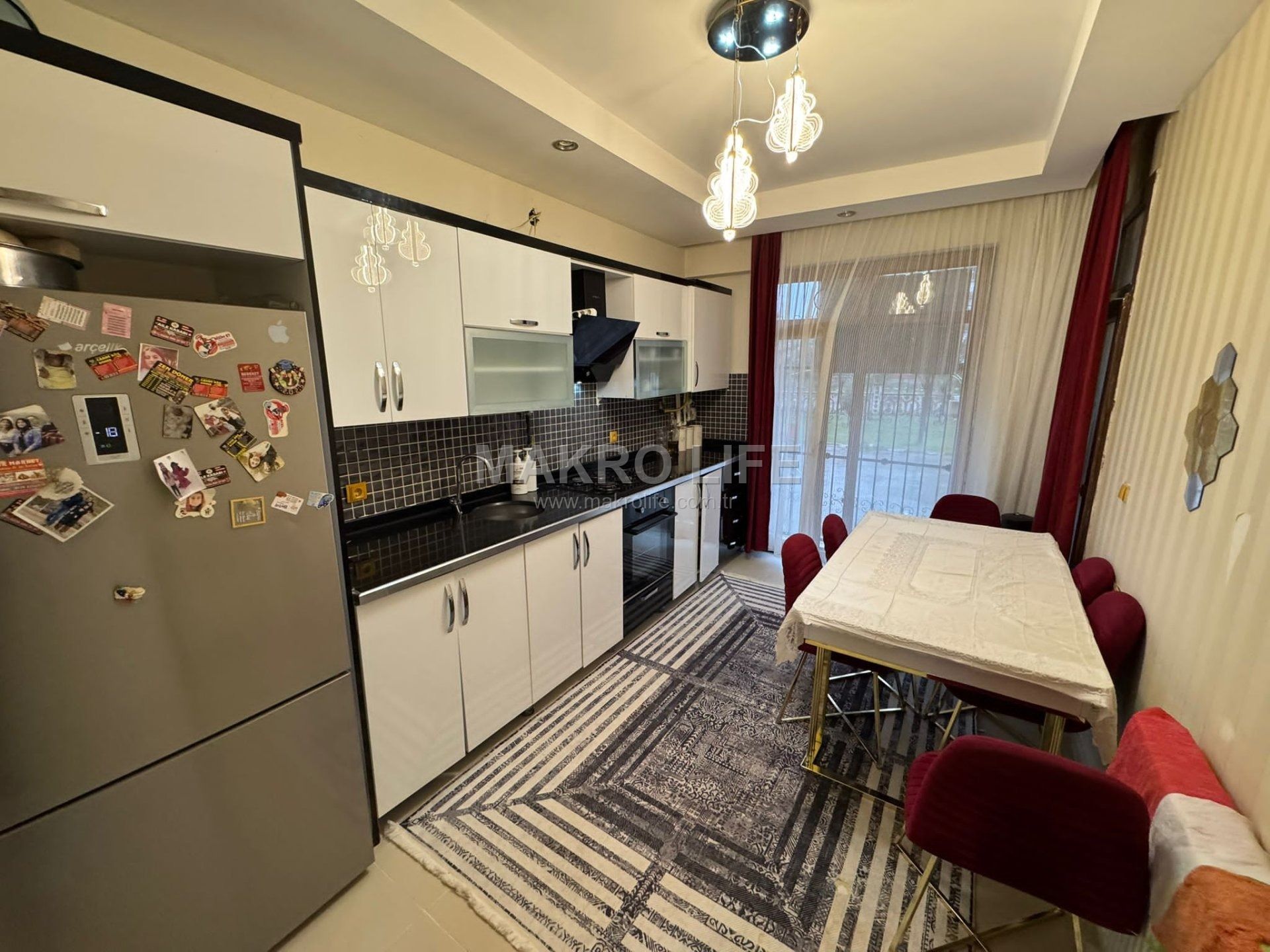 ÜÇKUYULAR KADOİL ARKASINDA ACİL SATILIK 3+1 YÜKSEK GİRİŞ DAİRE