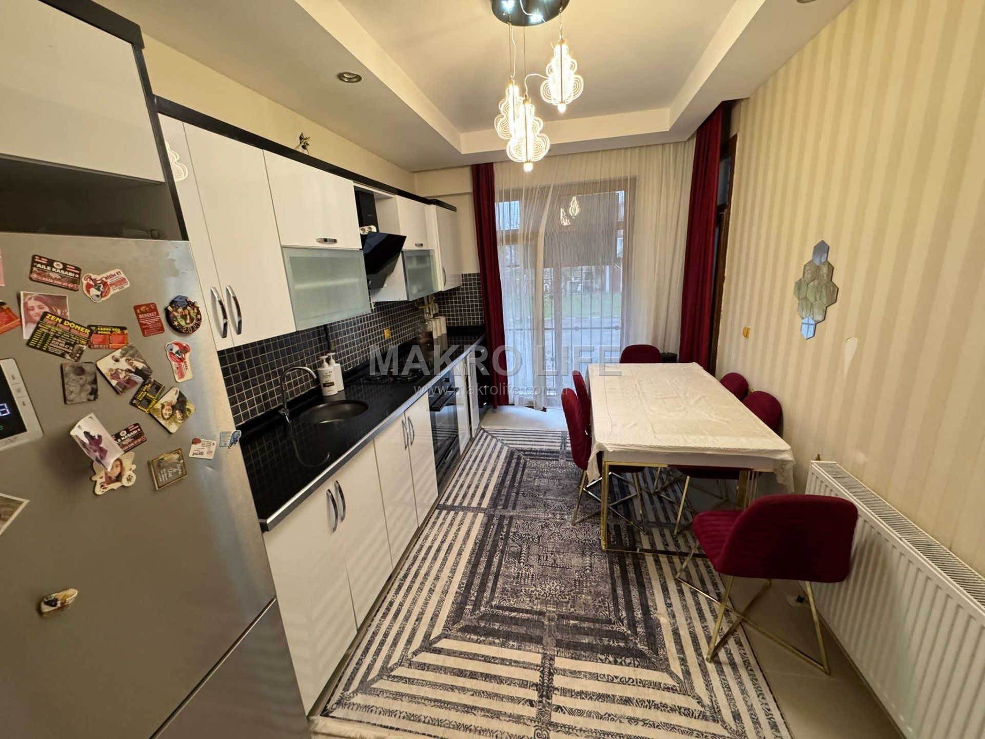 ÜÇKUYULAR KADOİL ARKASINDA ACİL SATILIK 3+1 YÜKSEK GİRİŞ DAİRE