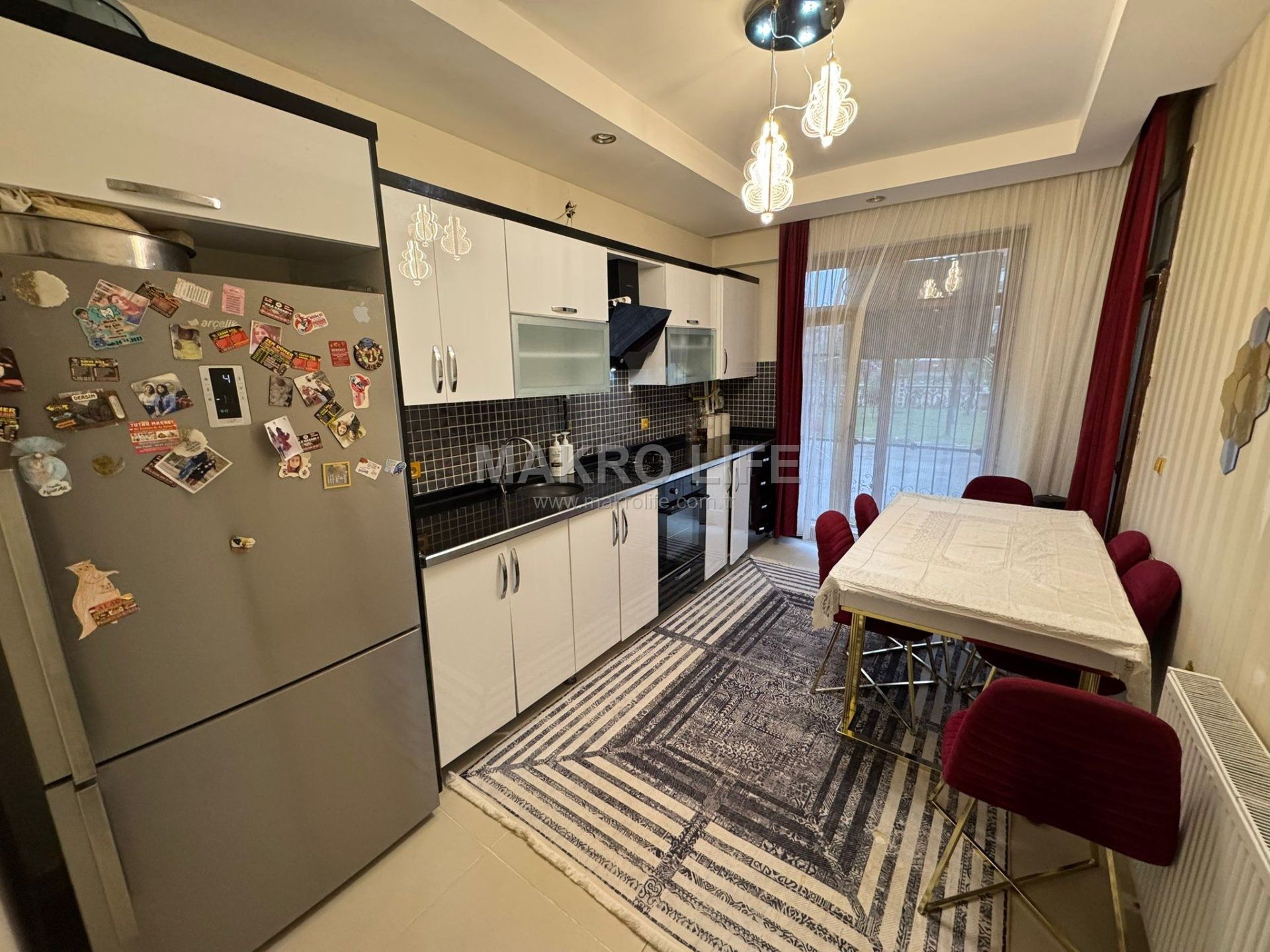 ÜÇKUYULAR KADOİL ARKASINDA ACİL SATILIK 3+1 YÜKSEK GİRİŞ DAİRE