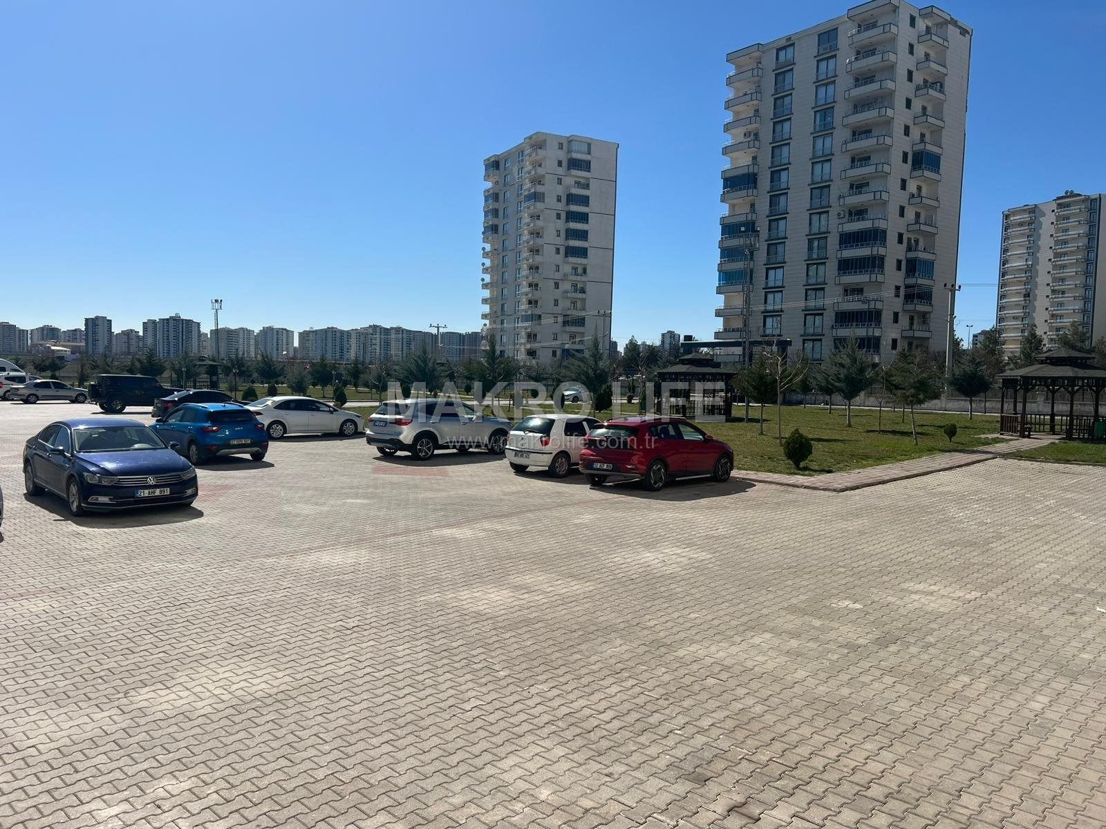 ÜÇKUYULARDA SATILIK BAKIMLI 3+1 DAİRE