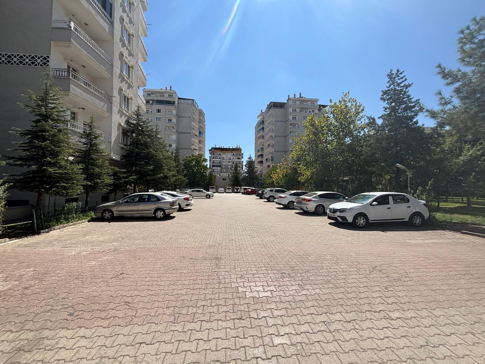 DİYARBAKIRIN EN GÖZDE SİTESİ SATIŞTA ERBAB YAŞAM 2 YAPI KALİTESİYLE SATILIK ULTRA LÜKS 4+3 DUBLEKS DAİRE